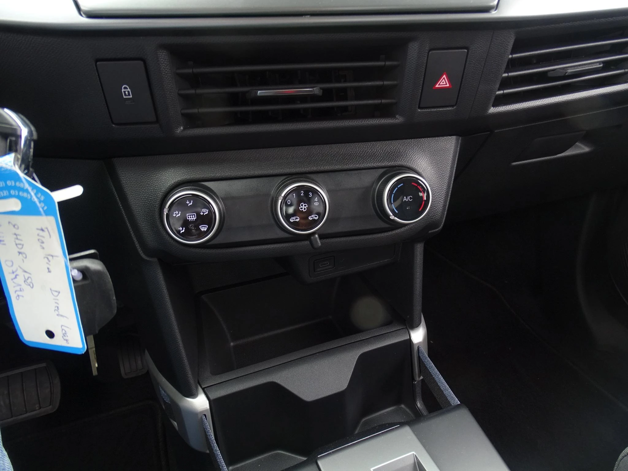 Opel-Frontera-image-18