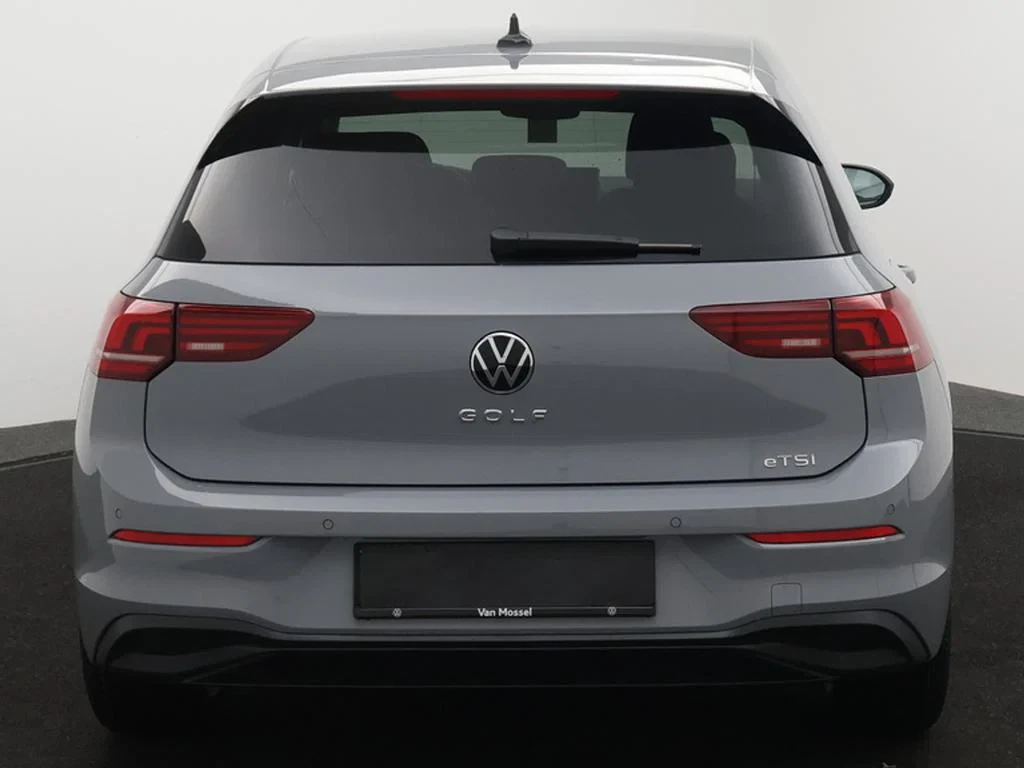 Volkswagen-Golf-image-3