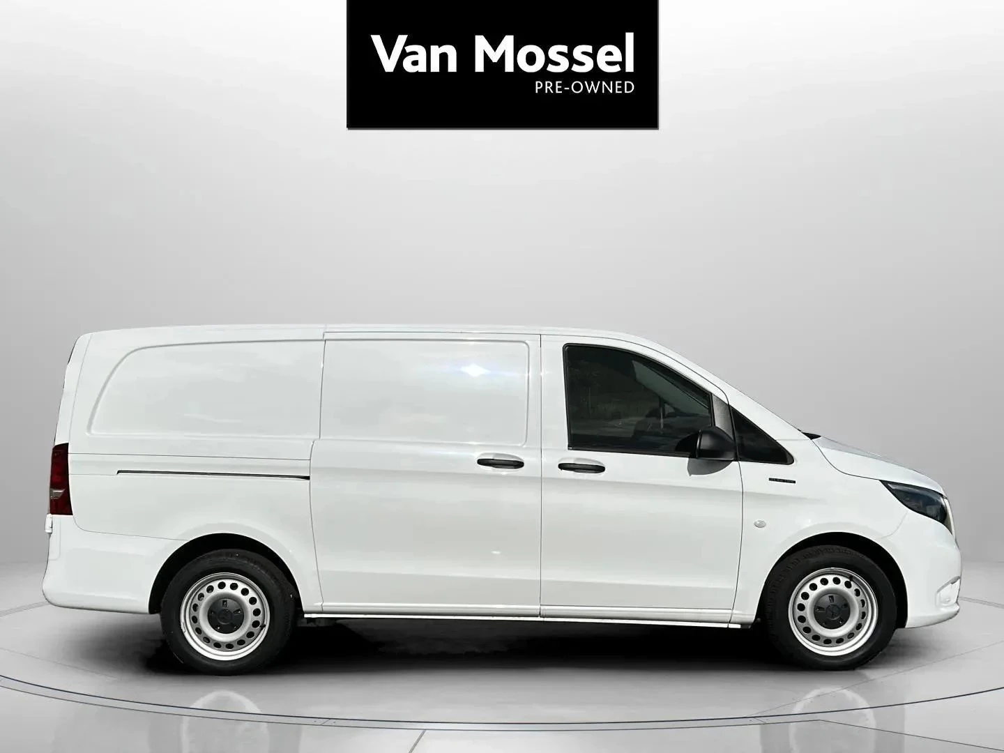 Mercedes-Benz-eVito-image-4