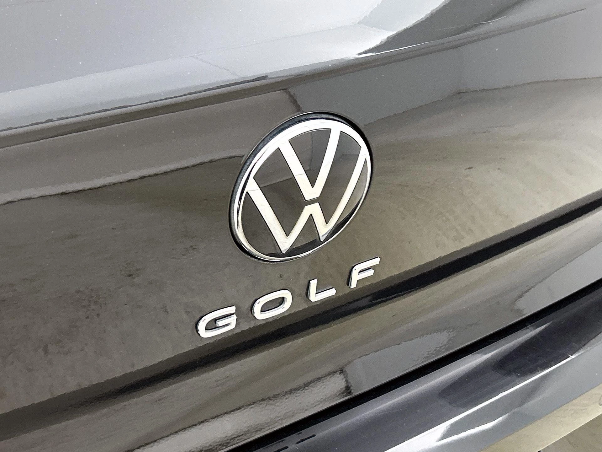 Volkswagen-Golf-image-12