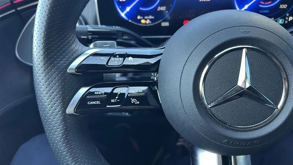 Mercedes-Benz-EQE-image-11