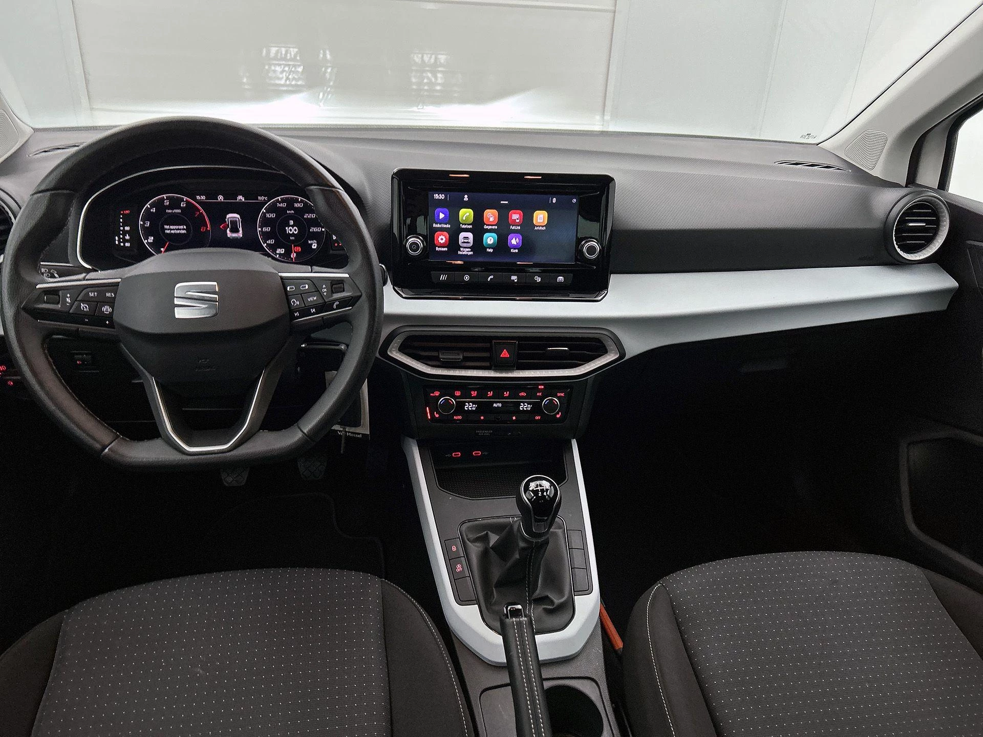 SEAT-Arona-image-18