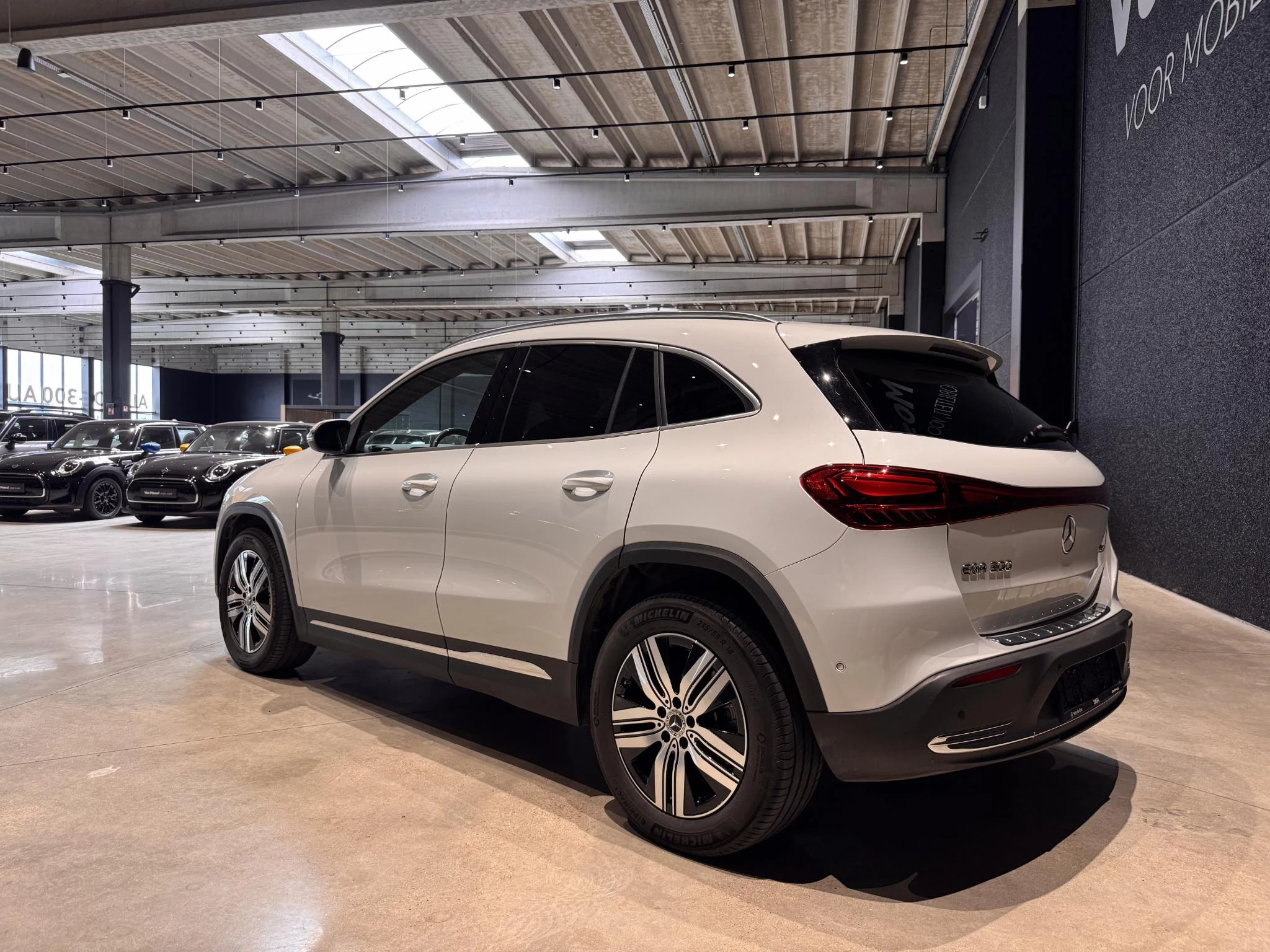 Mercedes-Benz-EQA-image-2