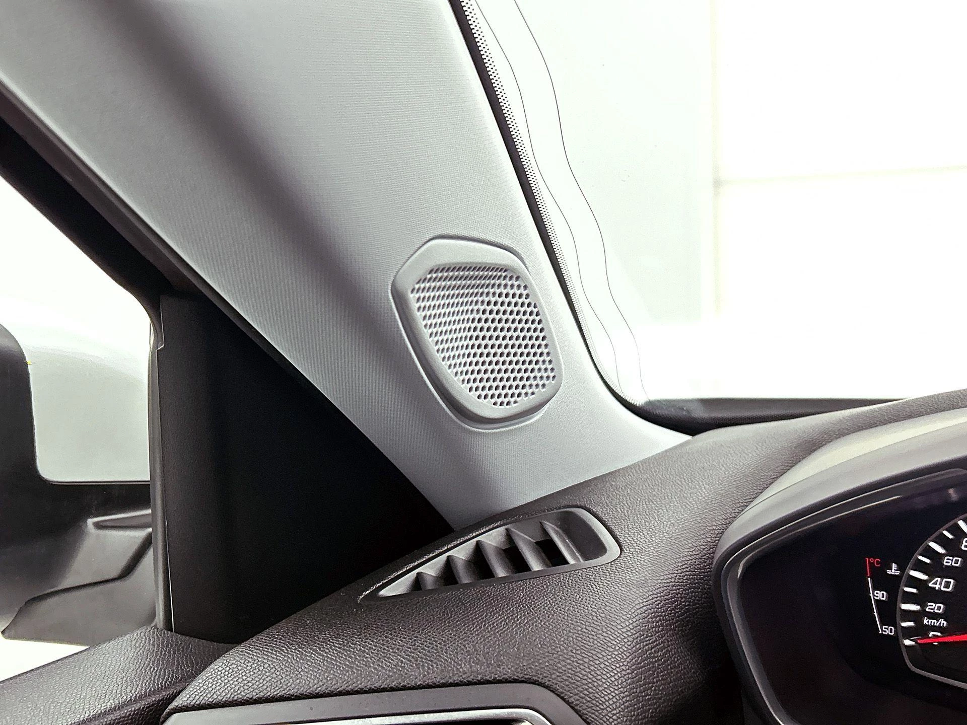 Peugeot-2008-image-12