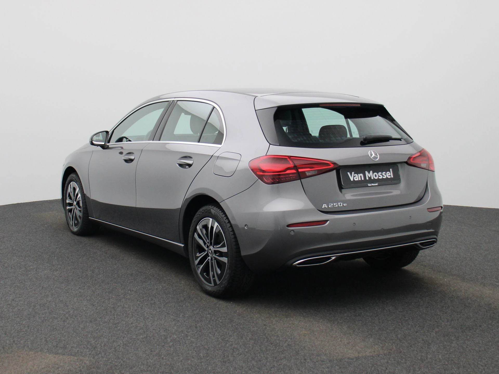 Mercedes-Benz-A-Klasse-image-1