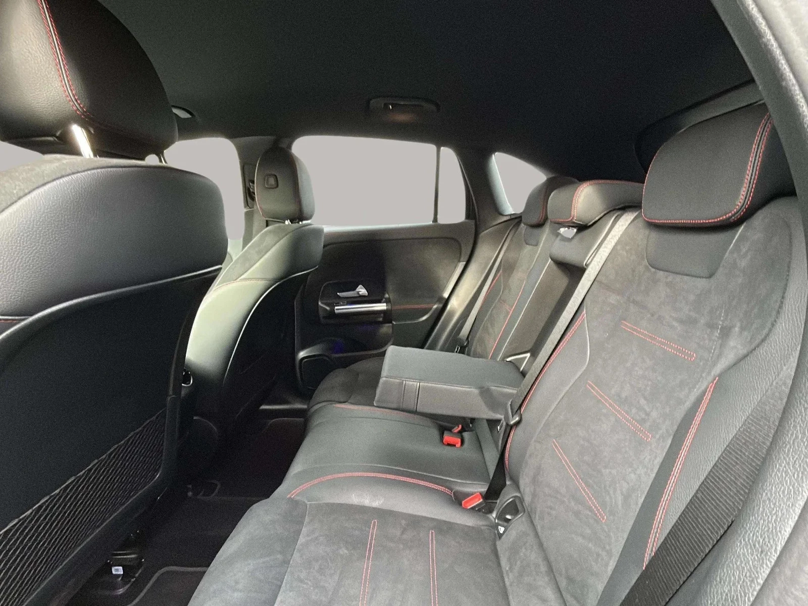 Mercedes-Benz-EQA-image-12