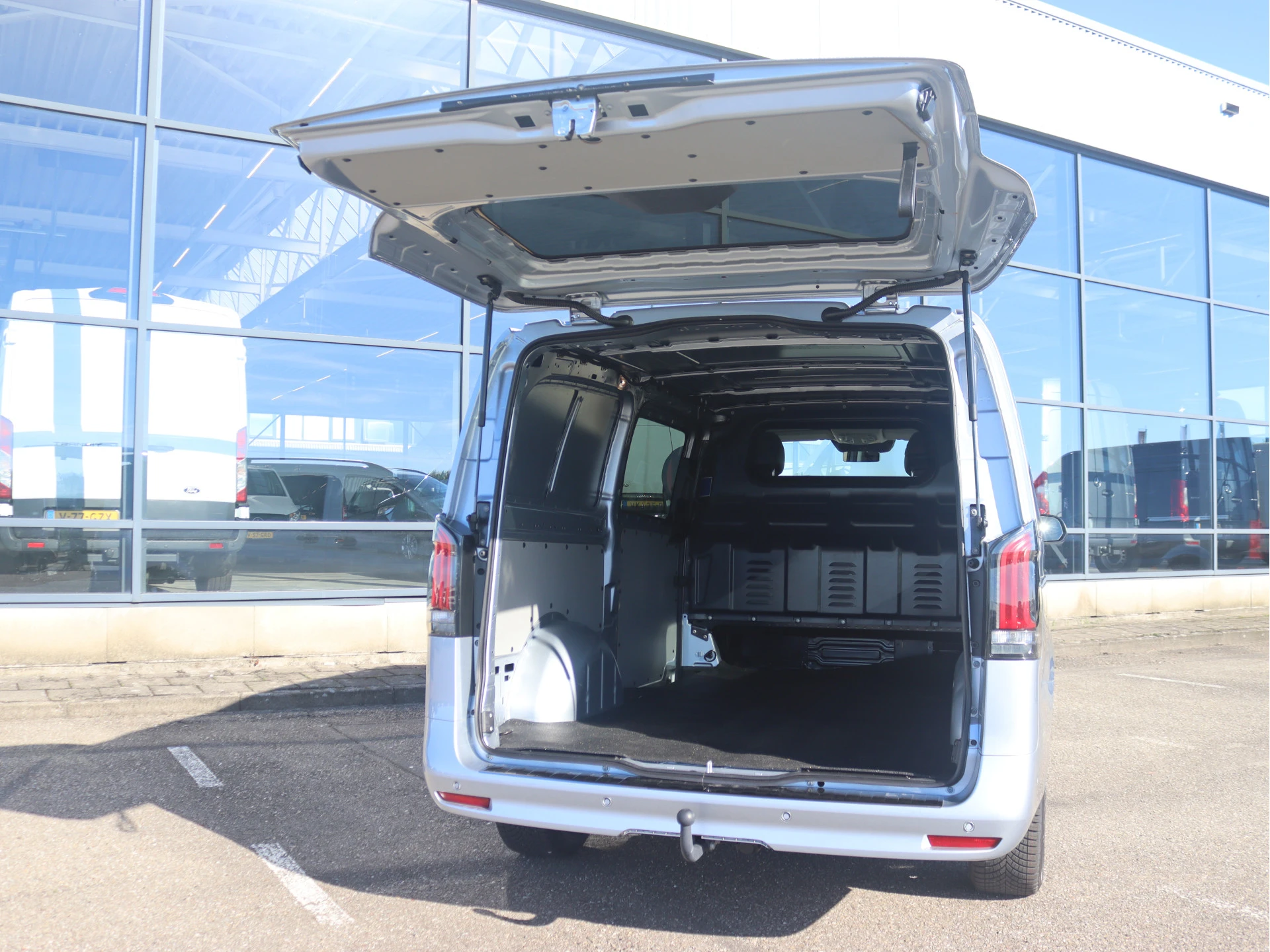 Mercedes-Benz-Vito-image-2