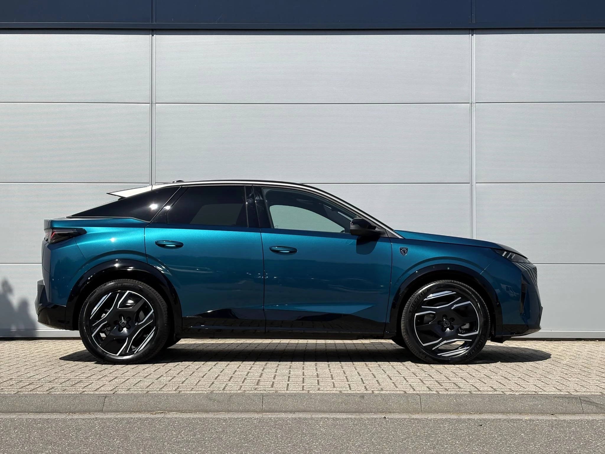 Peugeot-e-3008-image-7