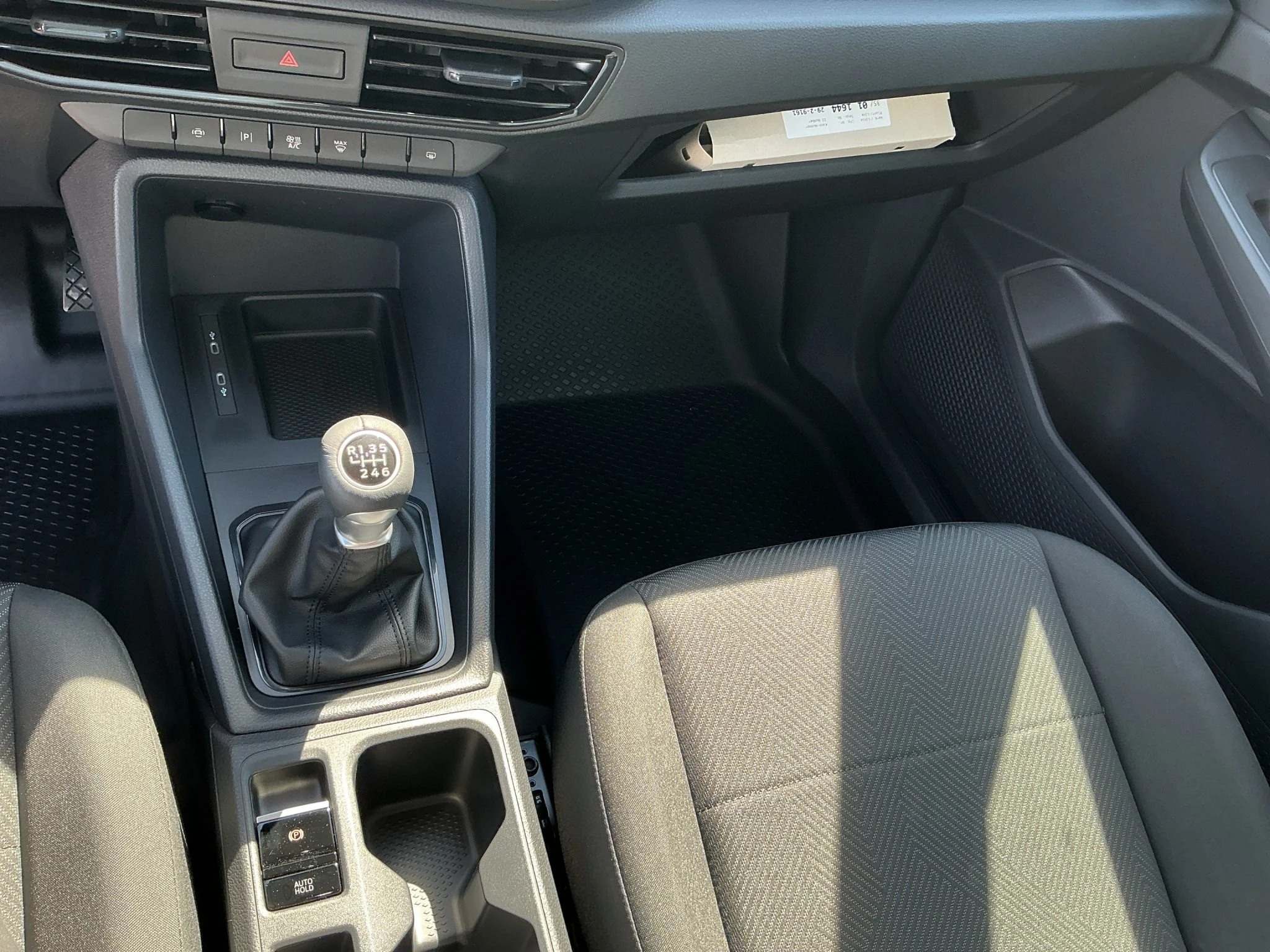 Ford-Transit Connect-image-13