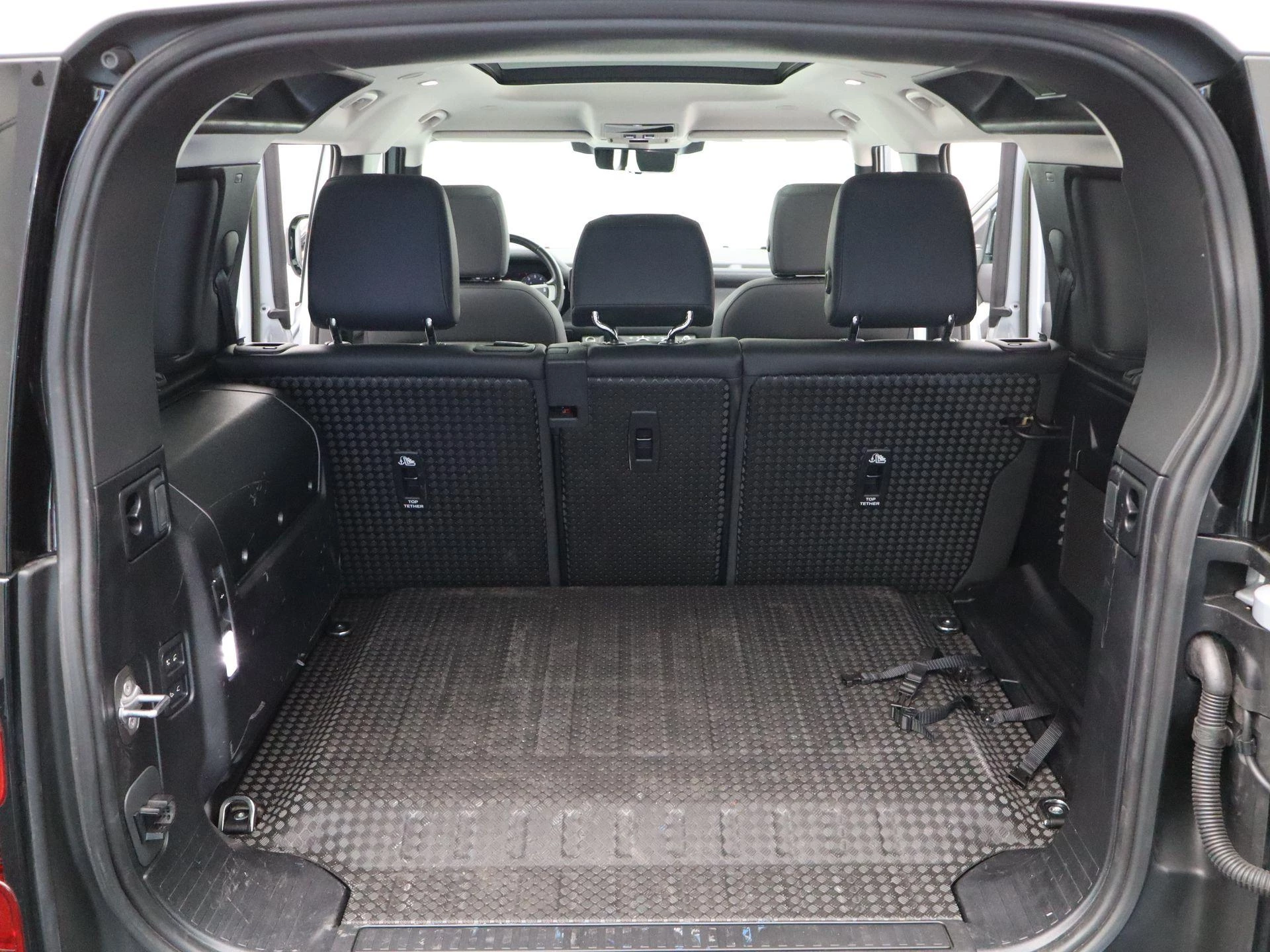 Land Rover Defender 110 P400e XS Edition