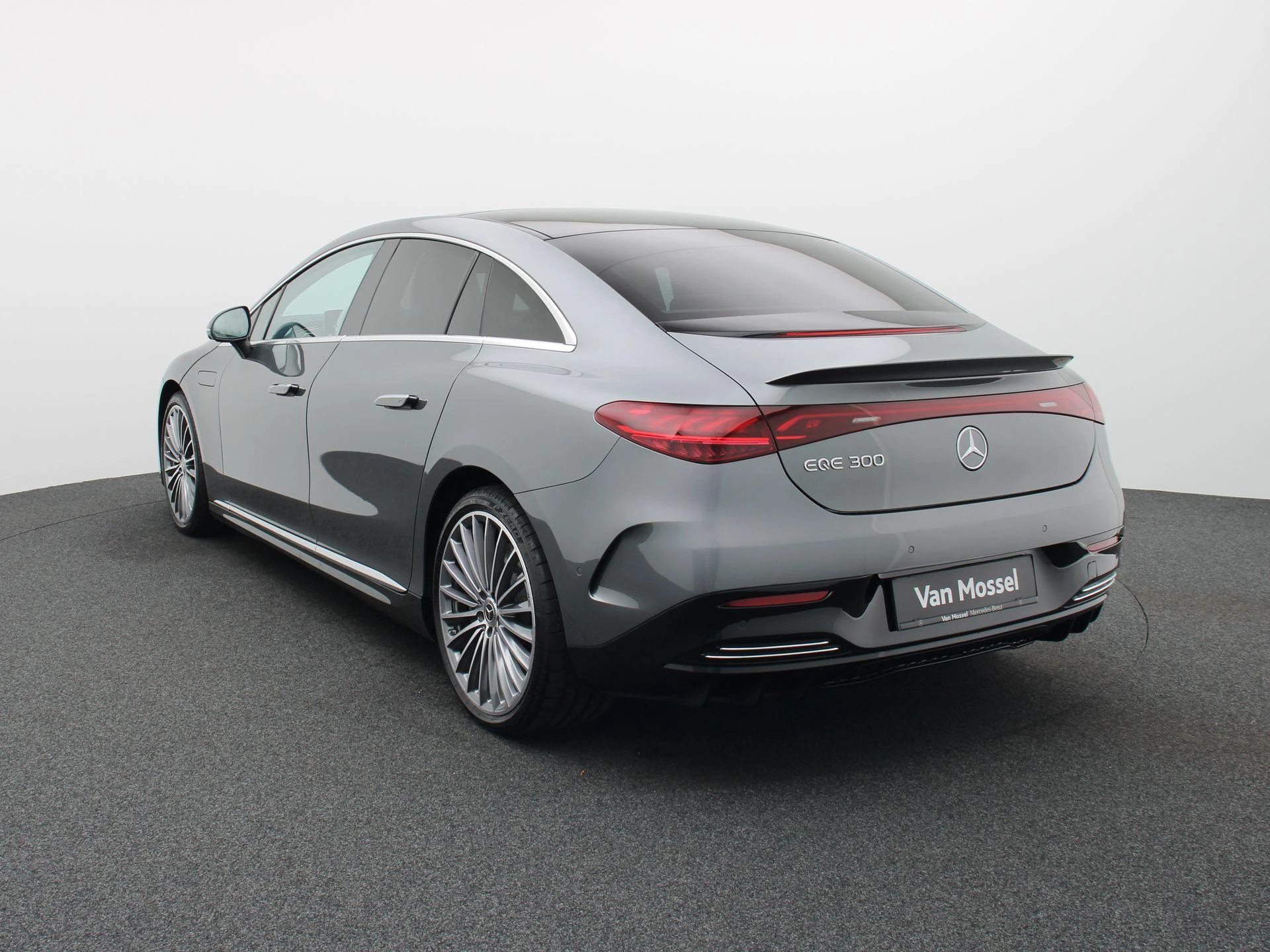Mercedes-Benz EQE 300 Star Edition + DIGITAL LIGHT + AIRMATIC + PANO DAK + LEDER +