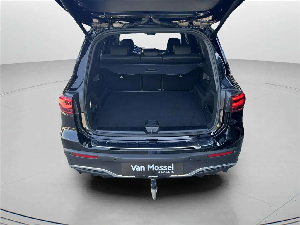 Mercedes-Benz-EQB-image-23