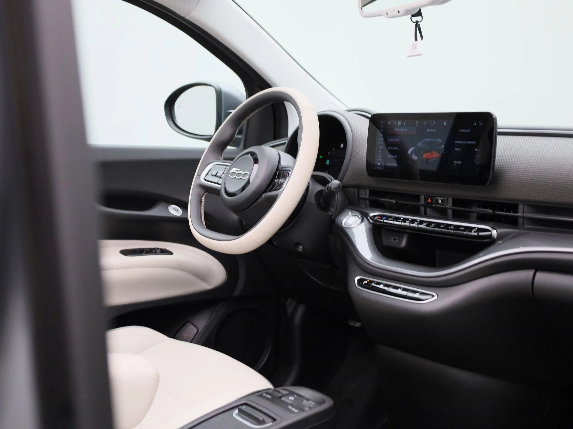 Fiat 500e Cabrio 42KWH LA PRIMA BY BOCELLI