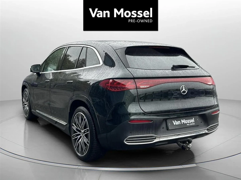 Mercedes-Benz-EQE-image-6