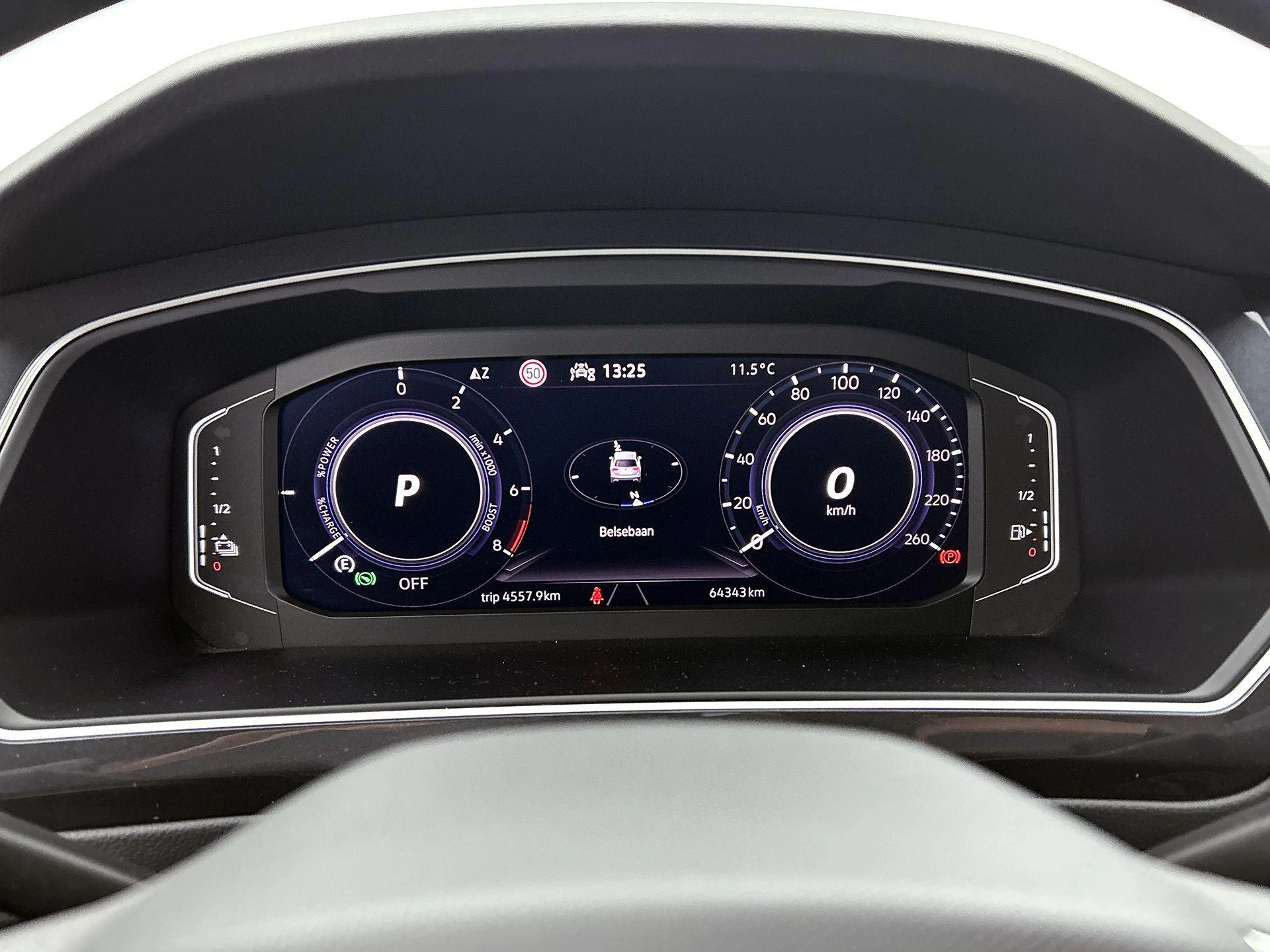 Volkswagen-Tiguan-image-19