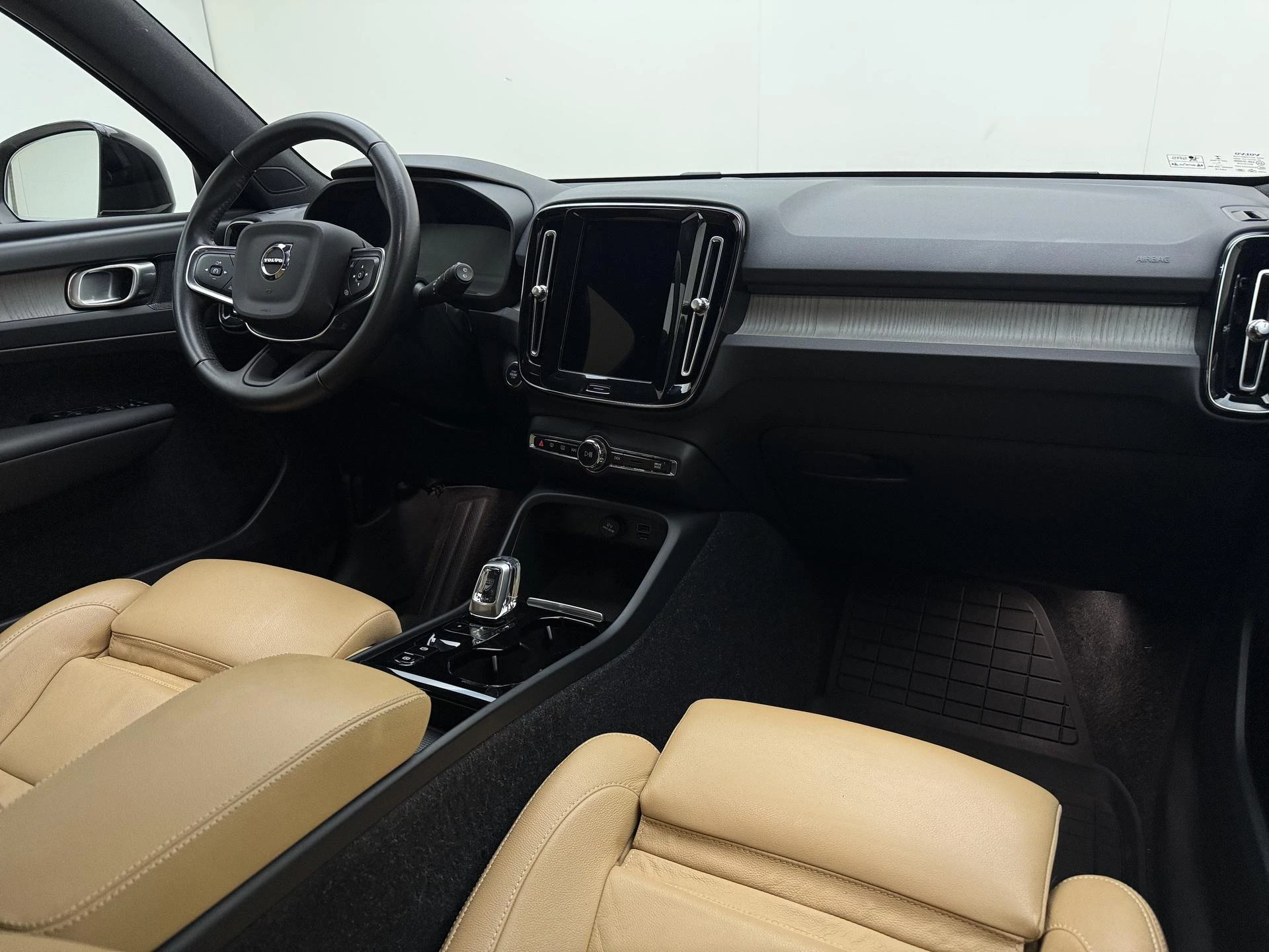 Volvo-XC40-image-11