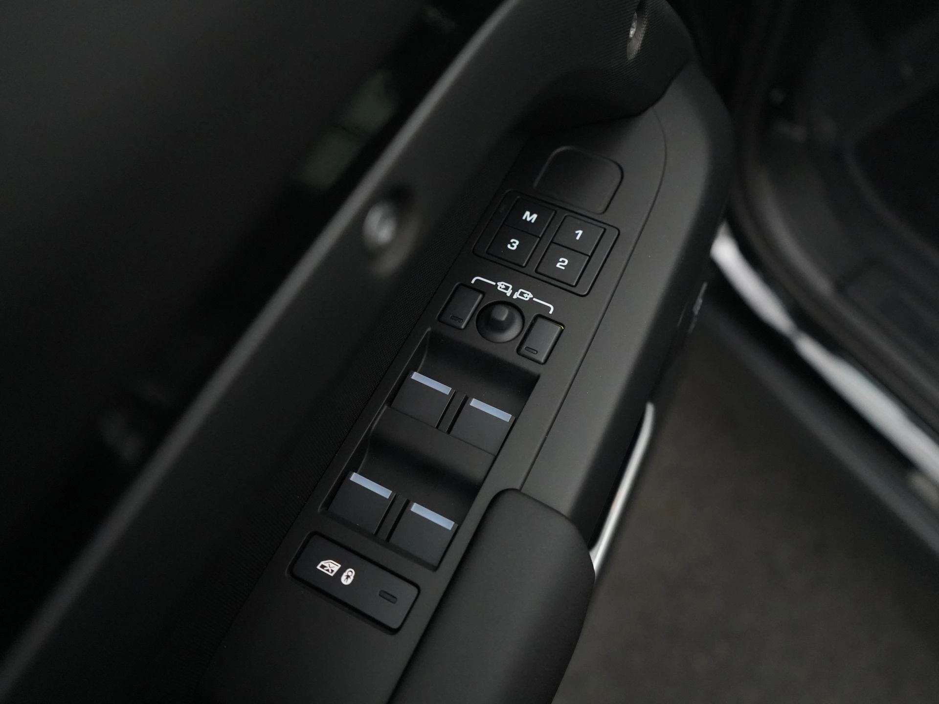 Land Rover Defender 2.0 P300e 110 Dynamic SE Edition