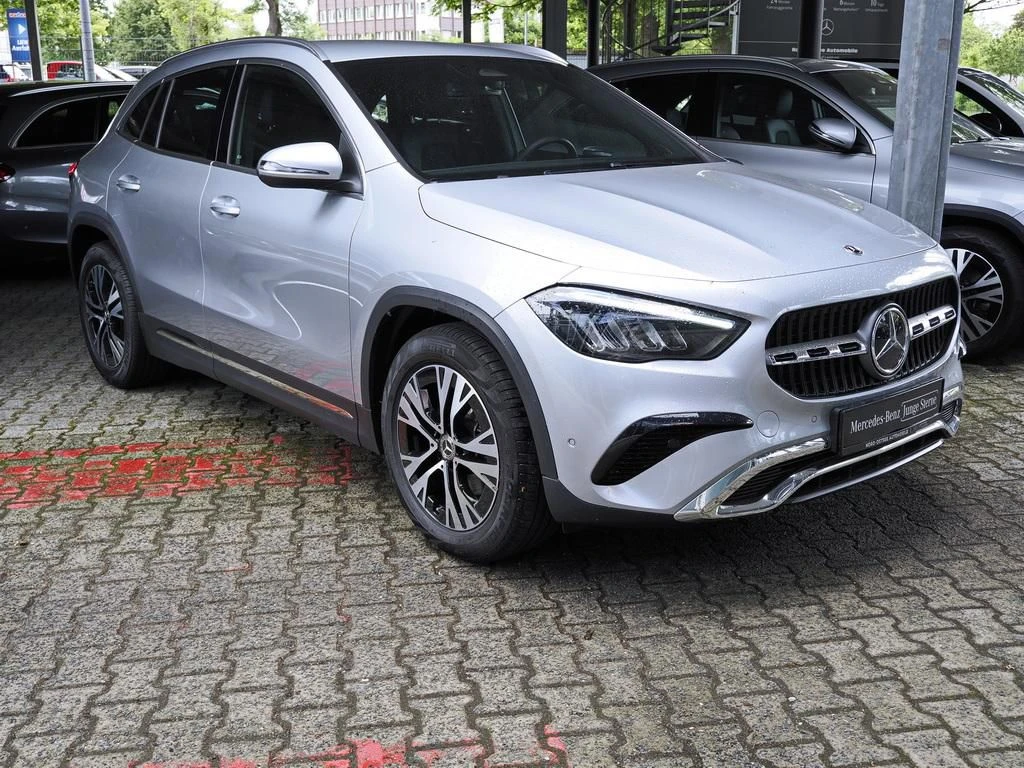 Mercedes-Benz-GLA 200 d-image-3