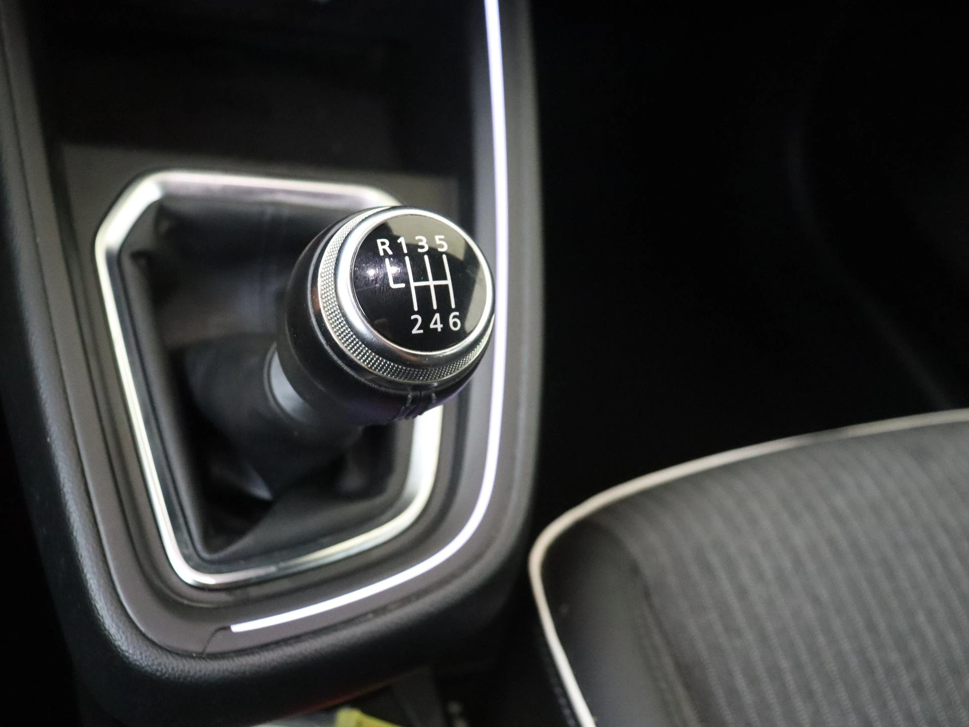 Renault-Clio-image-13
