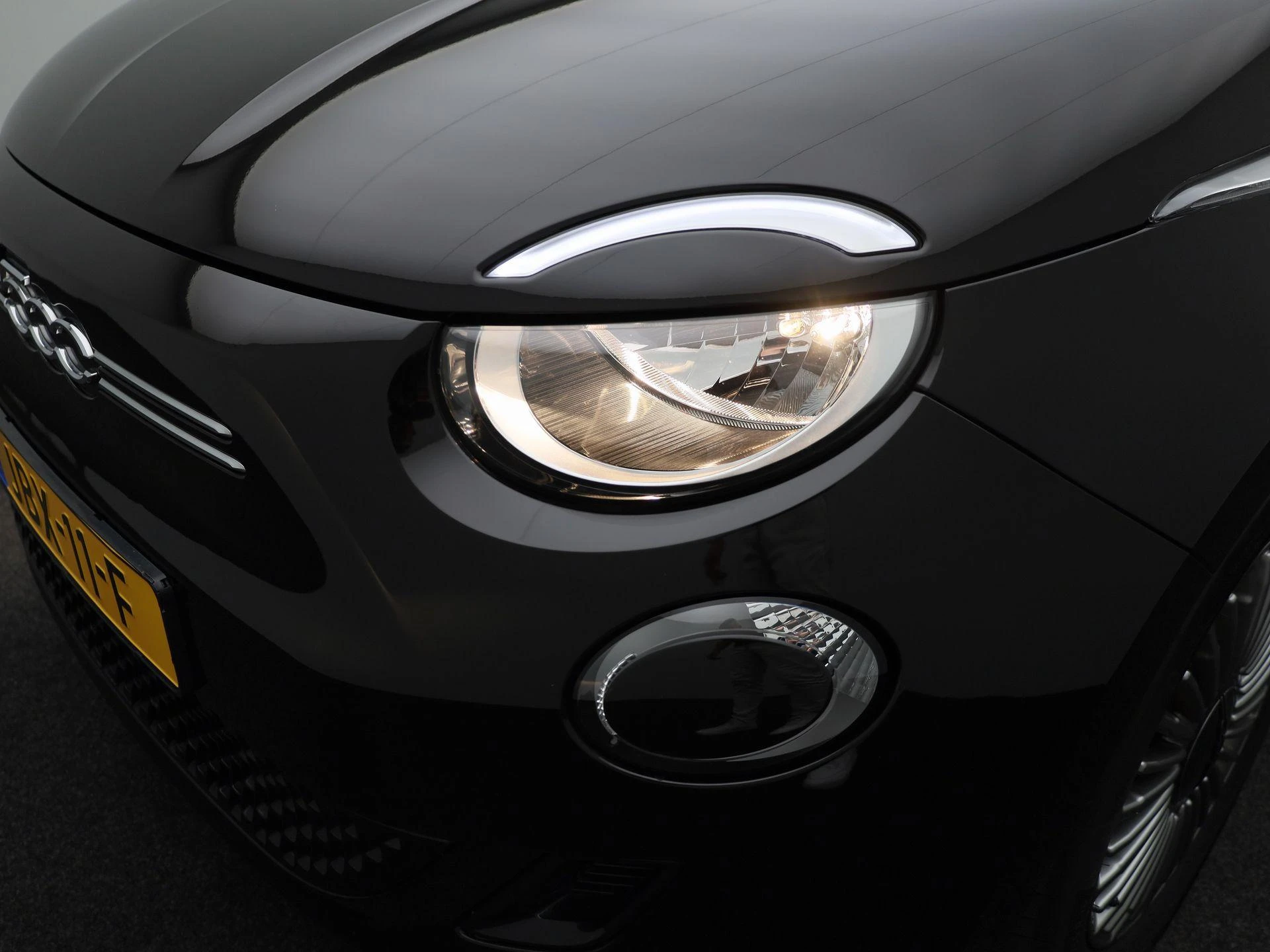 Fiat-500C-image-11