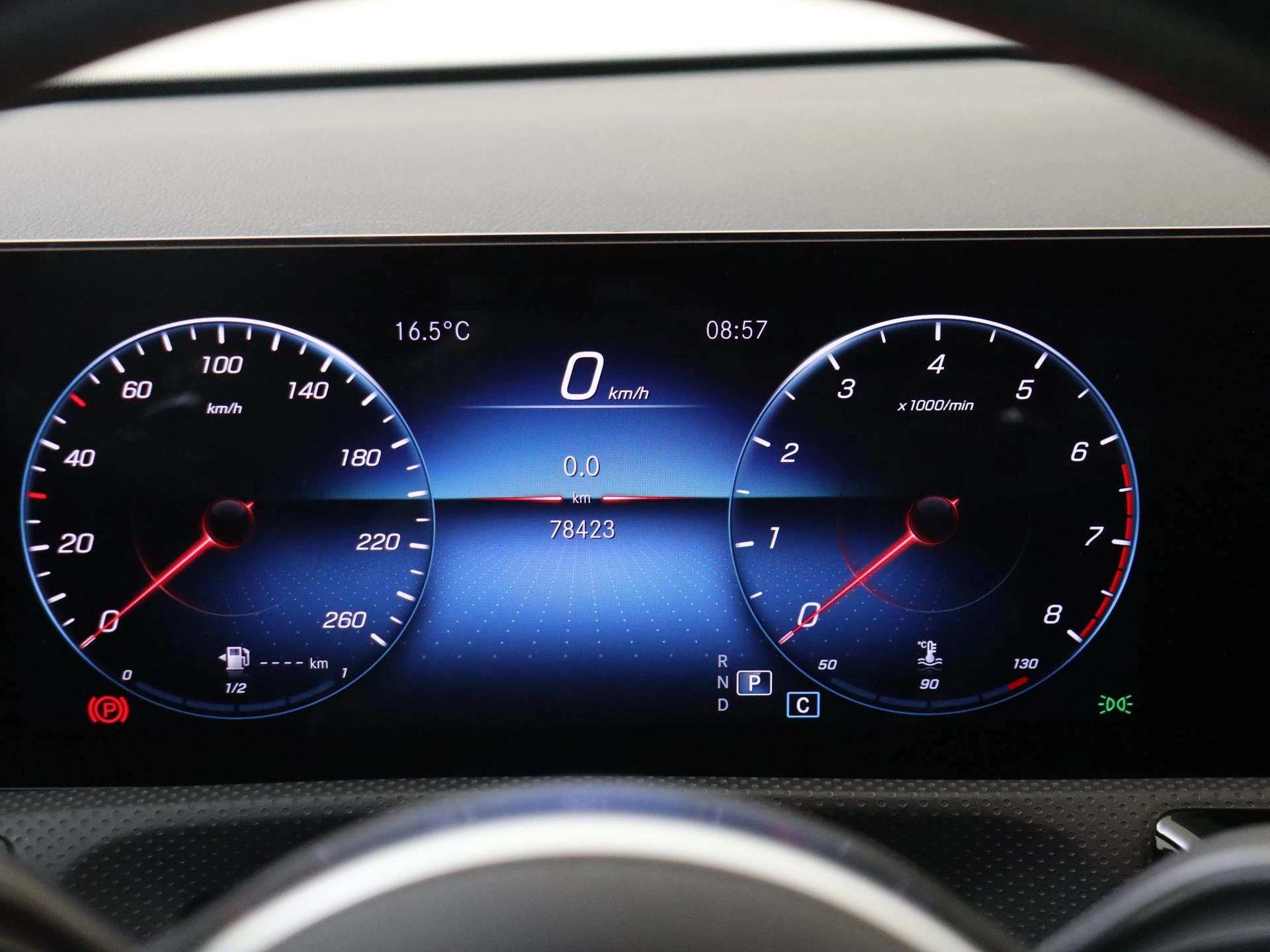 Mercedes-Benz-CLA-image-11