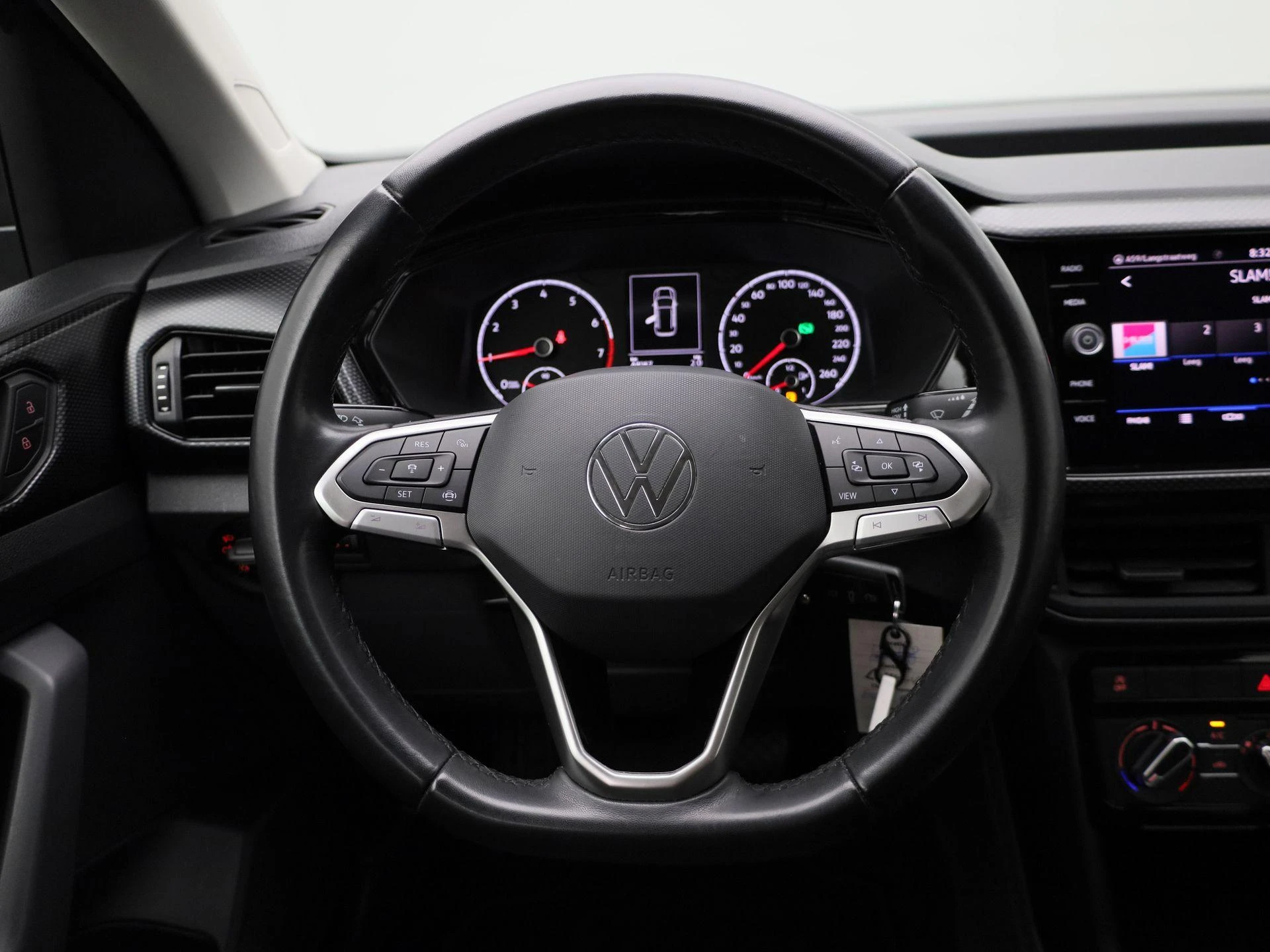 Volkswagen-T-Cross-image-6