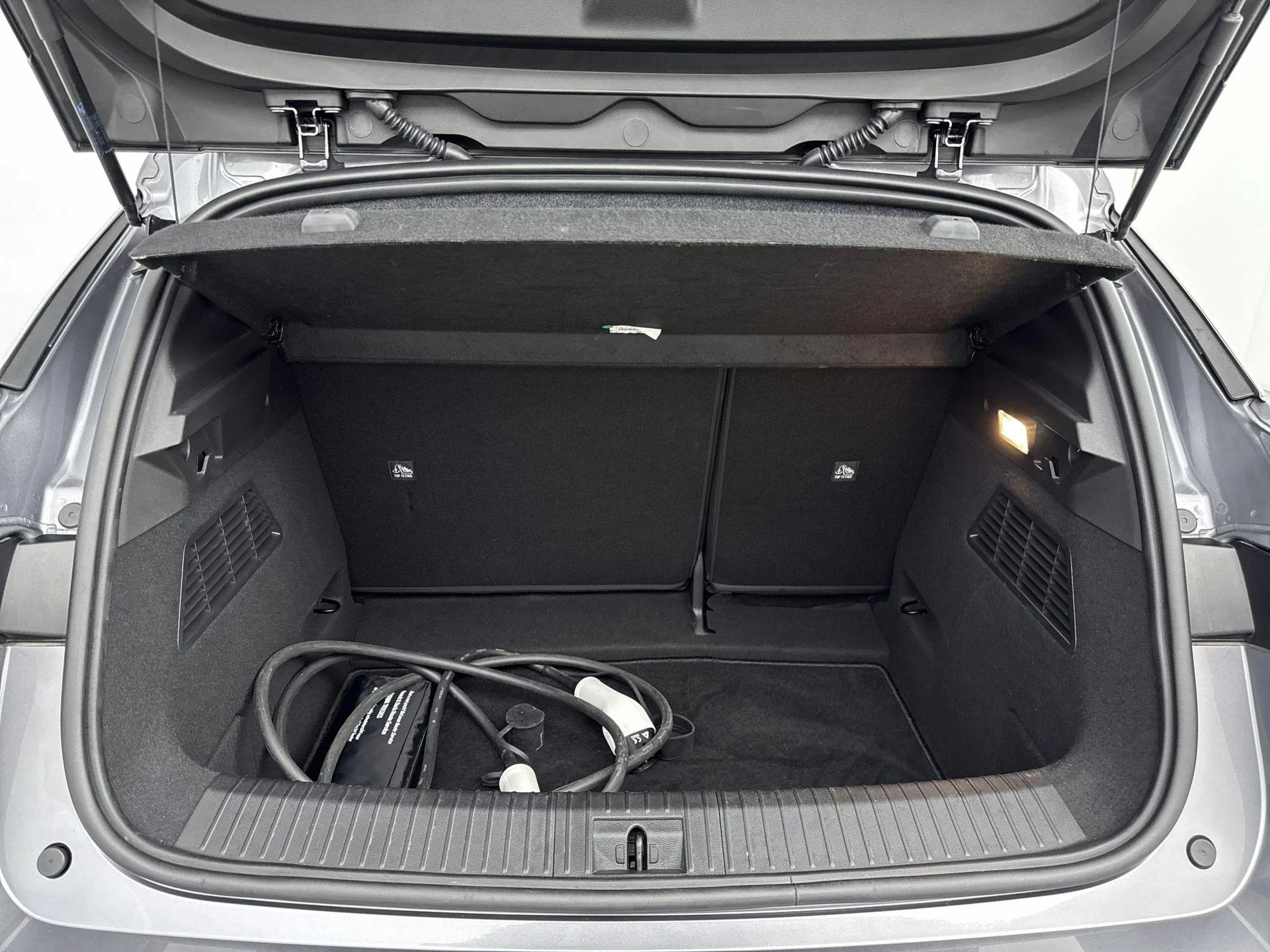 Renault-Megane E-Tech-image-14