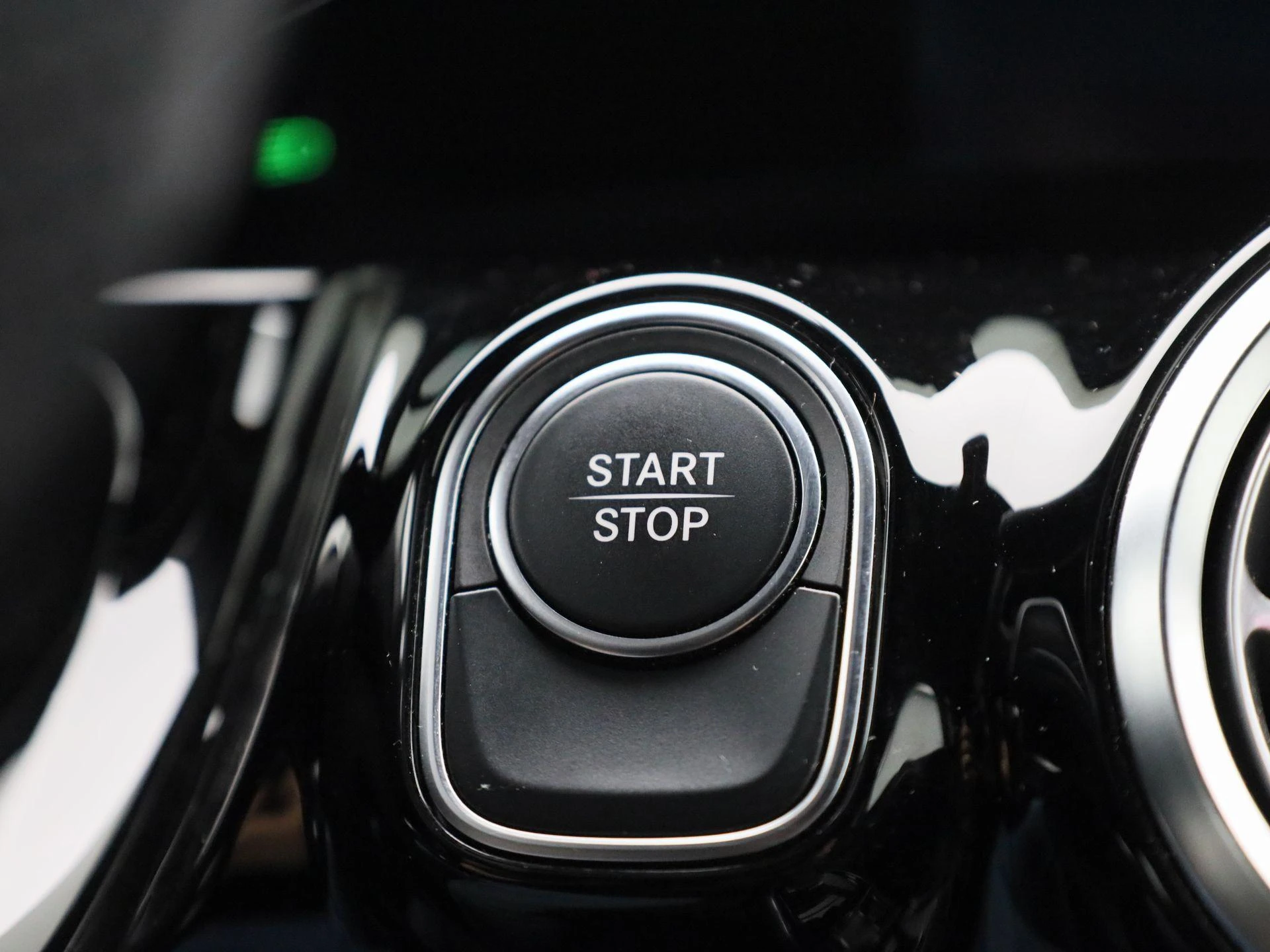 Mercedes-Benz-EQA-image-28