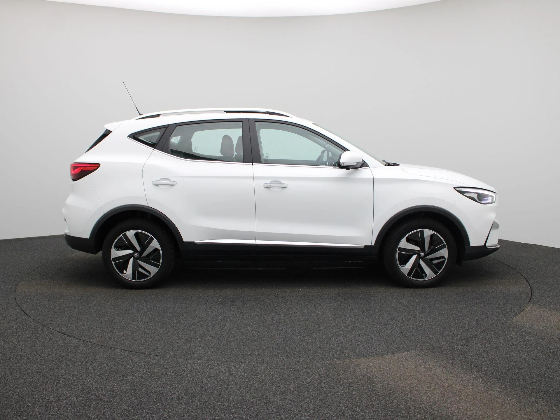 MG-ZS EV-image-5