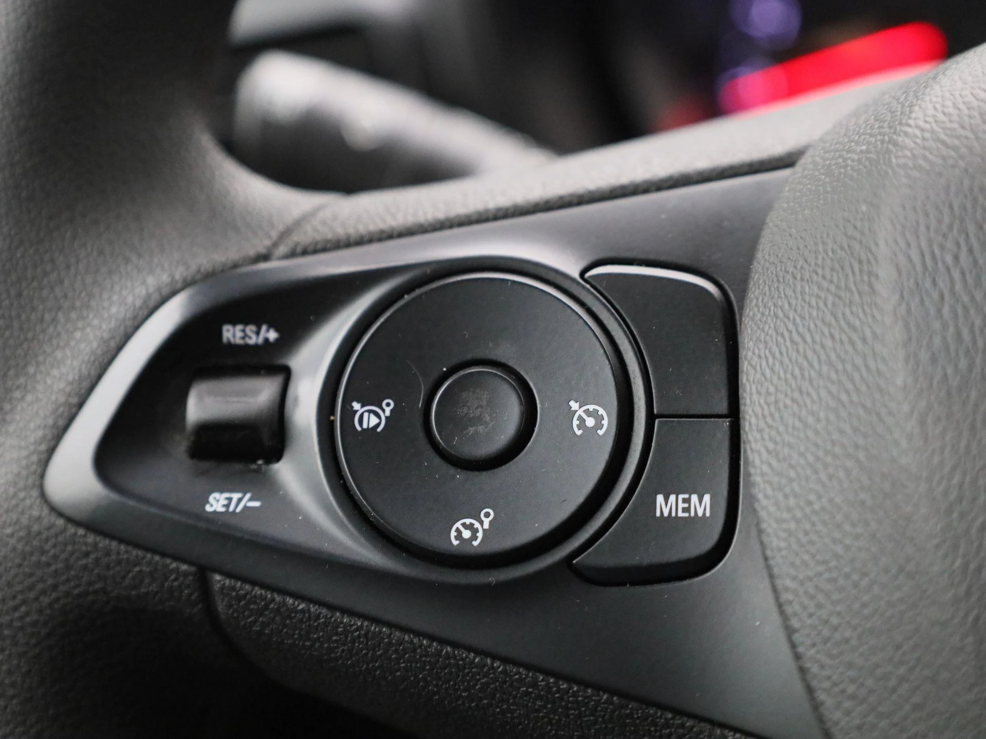 Opel-Combo Life-image-20