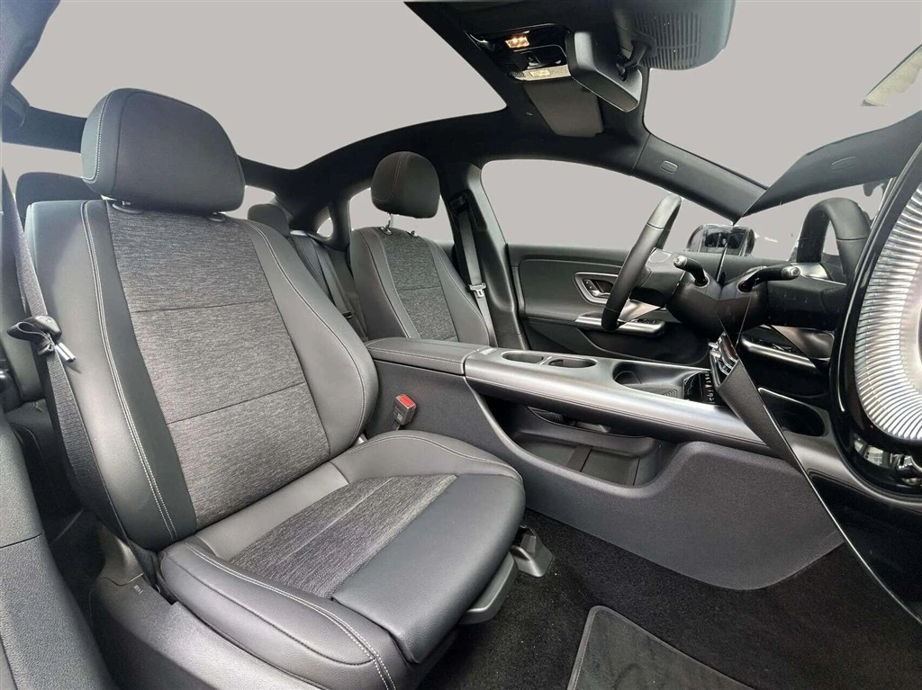 Mercedes-Benz-CLA-image-17