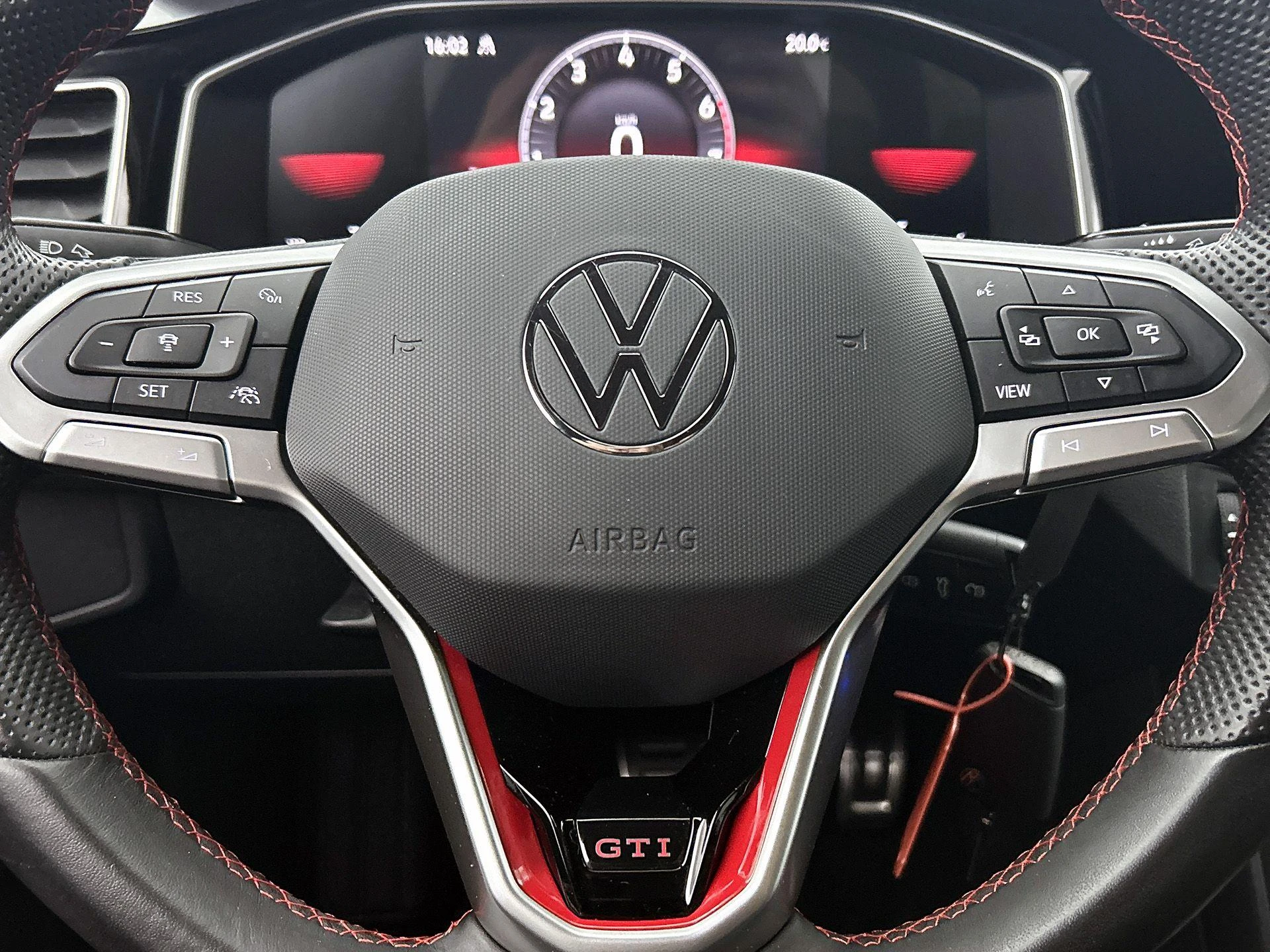 Volkswagen-Polo-image-39