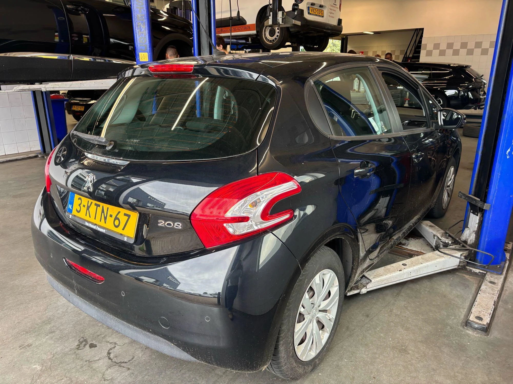 Peugeot-208-image-2
