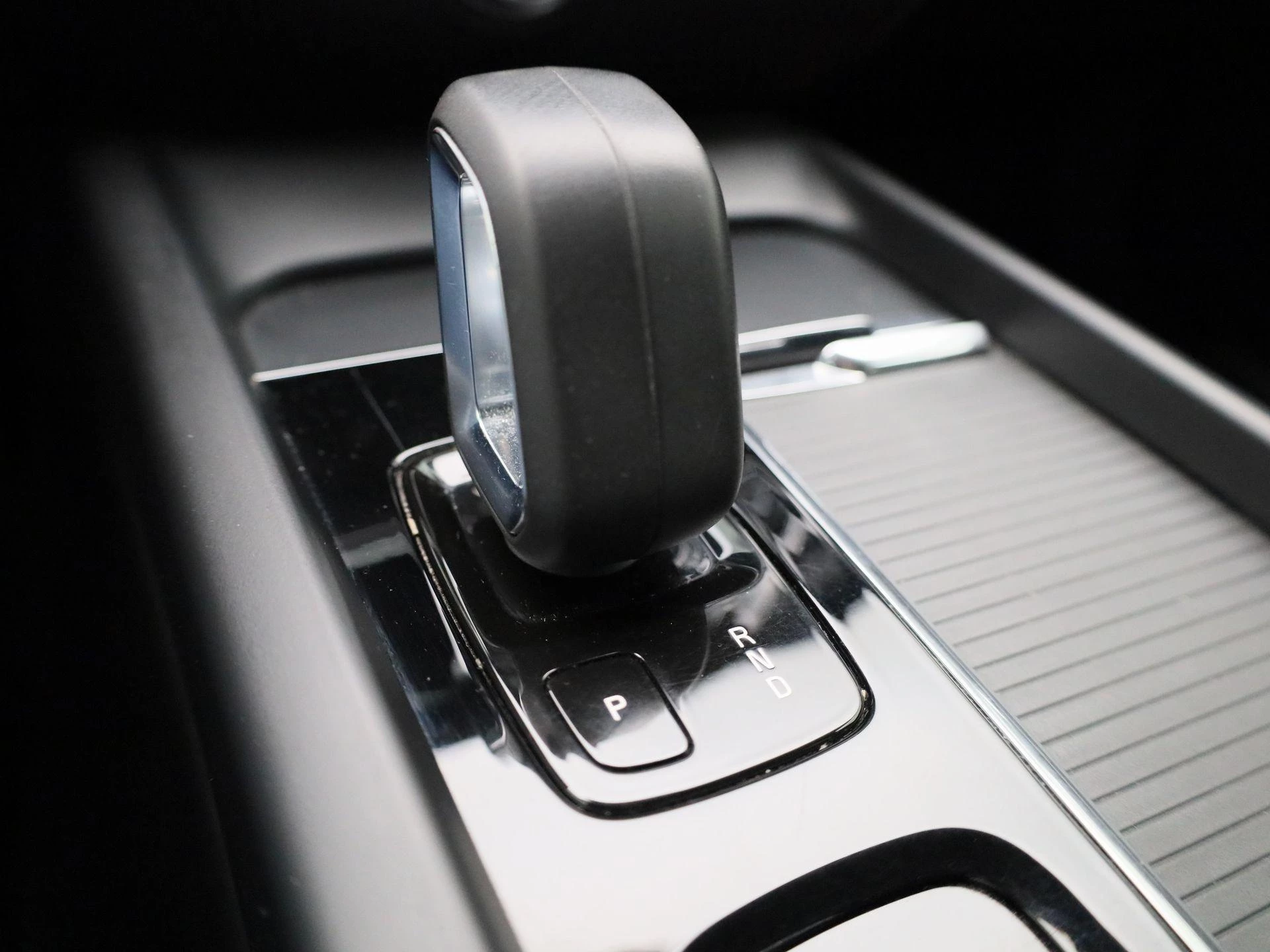 Volvo V60 B3 DCT Momentum Pro