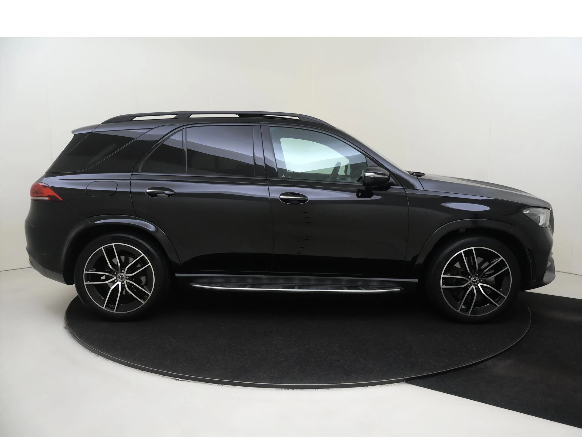 Mercedes-Benz-GLE-image-9