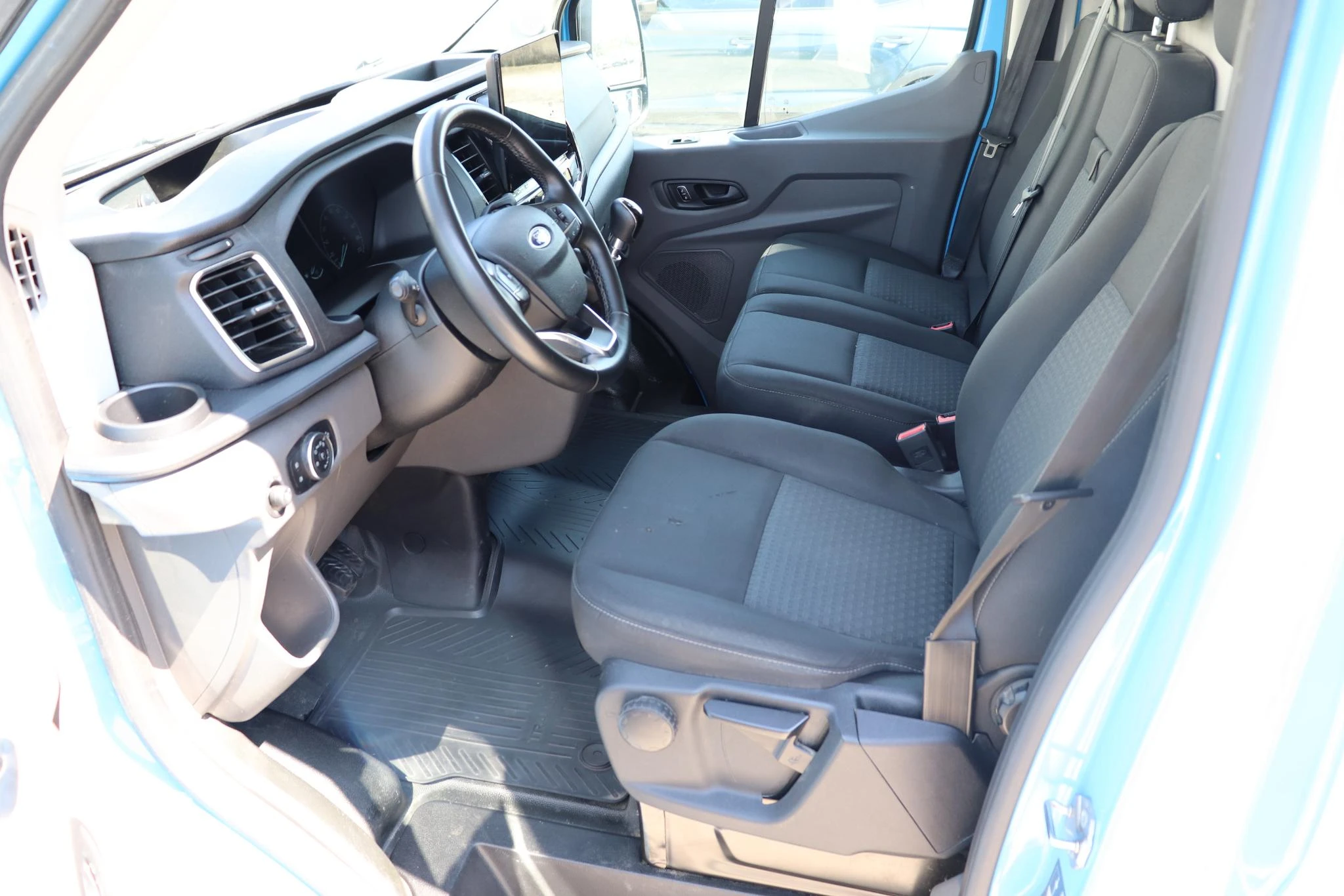 Ford Transit 350L 2.0TD 130pk 96kW M6 RWD Trend