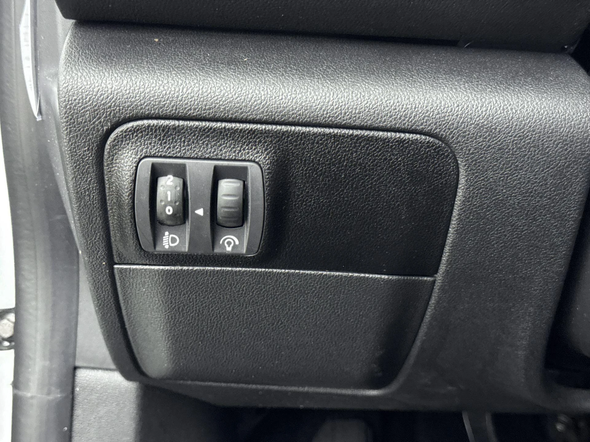 Renault-Mégane Estate-image-22