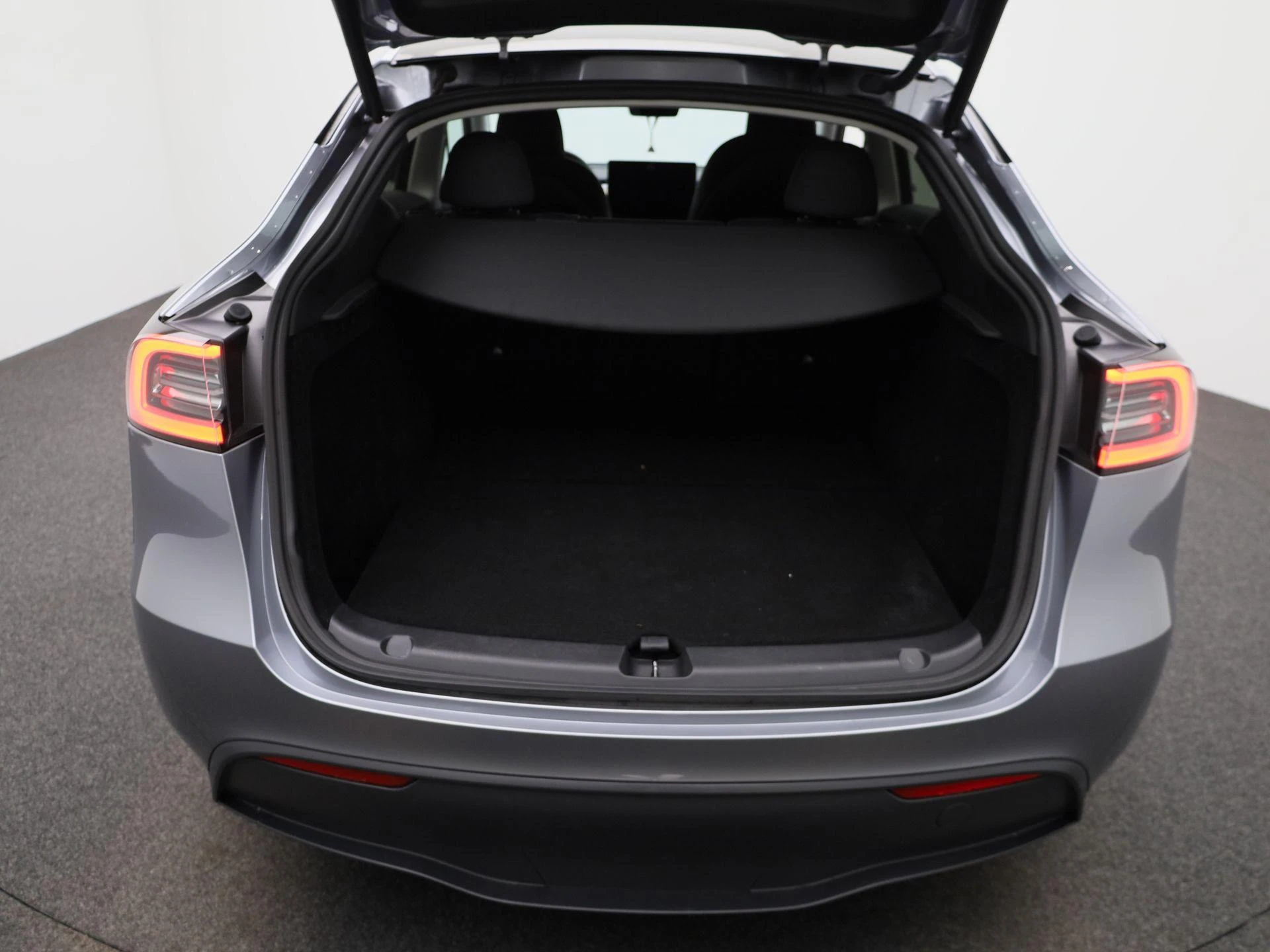 Tesla-Model Y-image-11