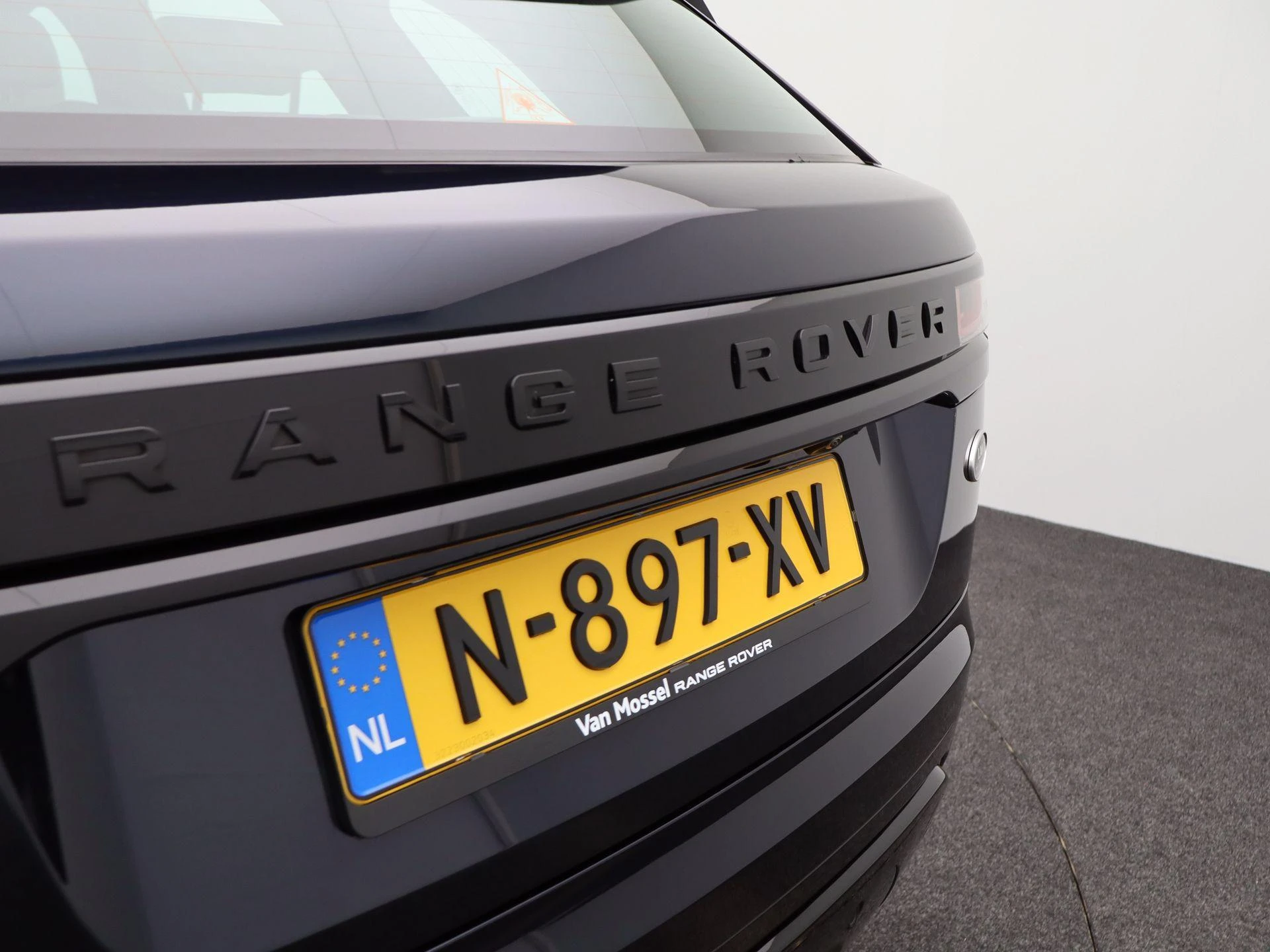 Land Rover-Range Rover Velar-image-42