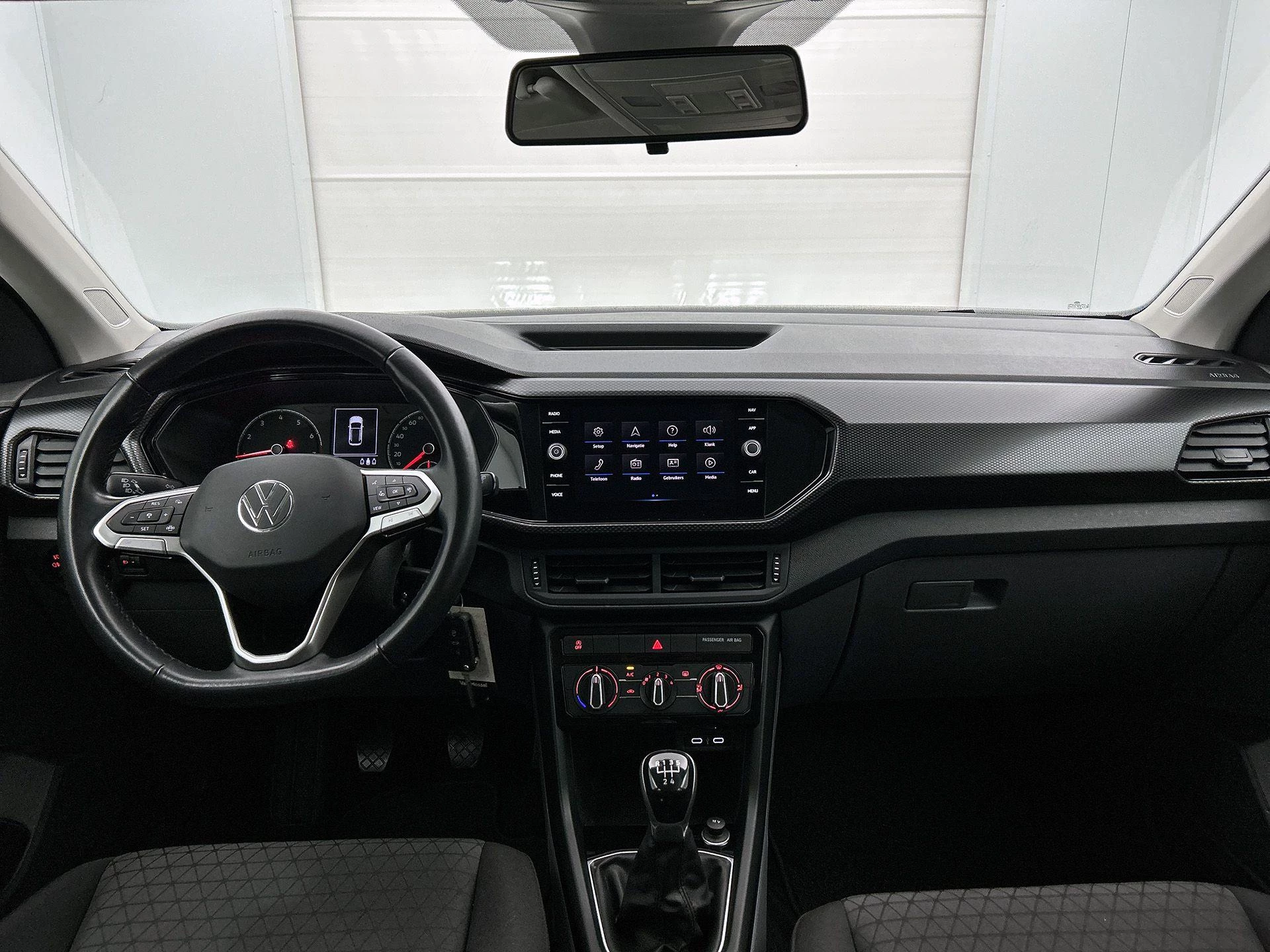 Volkswagen-T-Cross-image-17