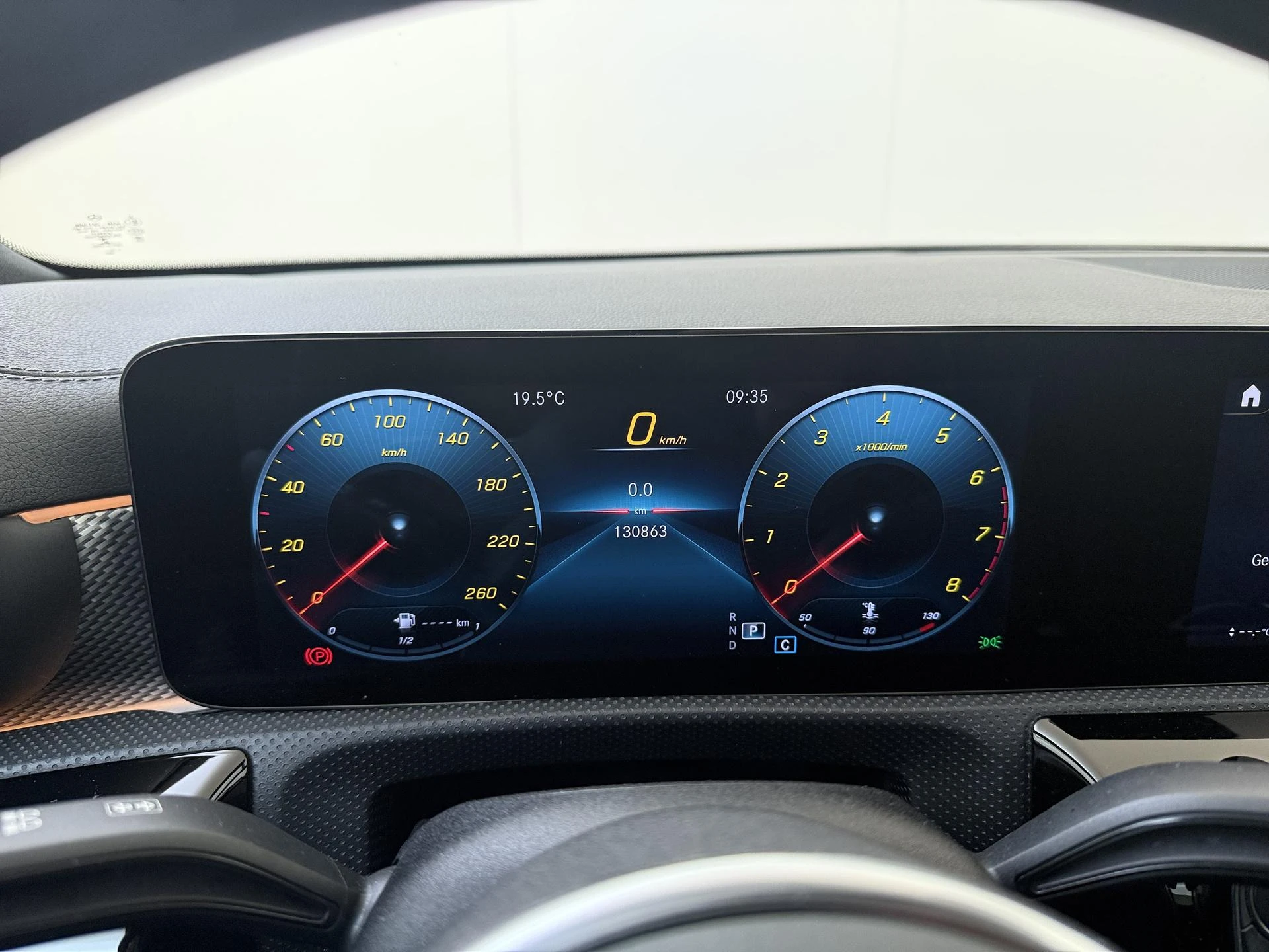 Mercedes-Benz-CLA-image-11
