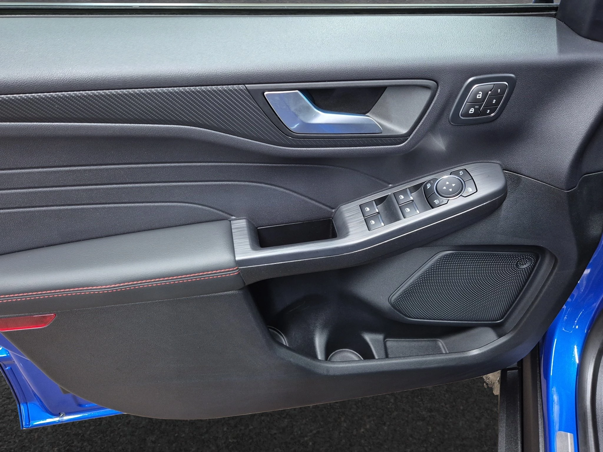 Ford Kuga ST-Line X*PANO*AHK*LED-MATRIX*360GRAD*ACC*NAVI*SOUND-SYS.