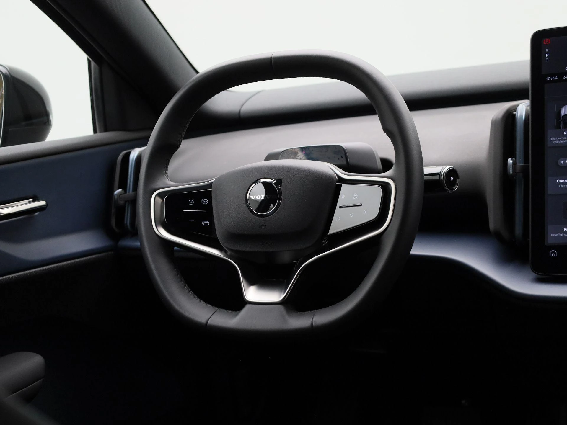 Volvo-EX30-image-34