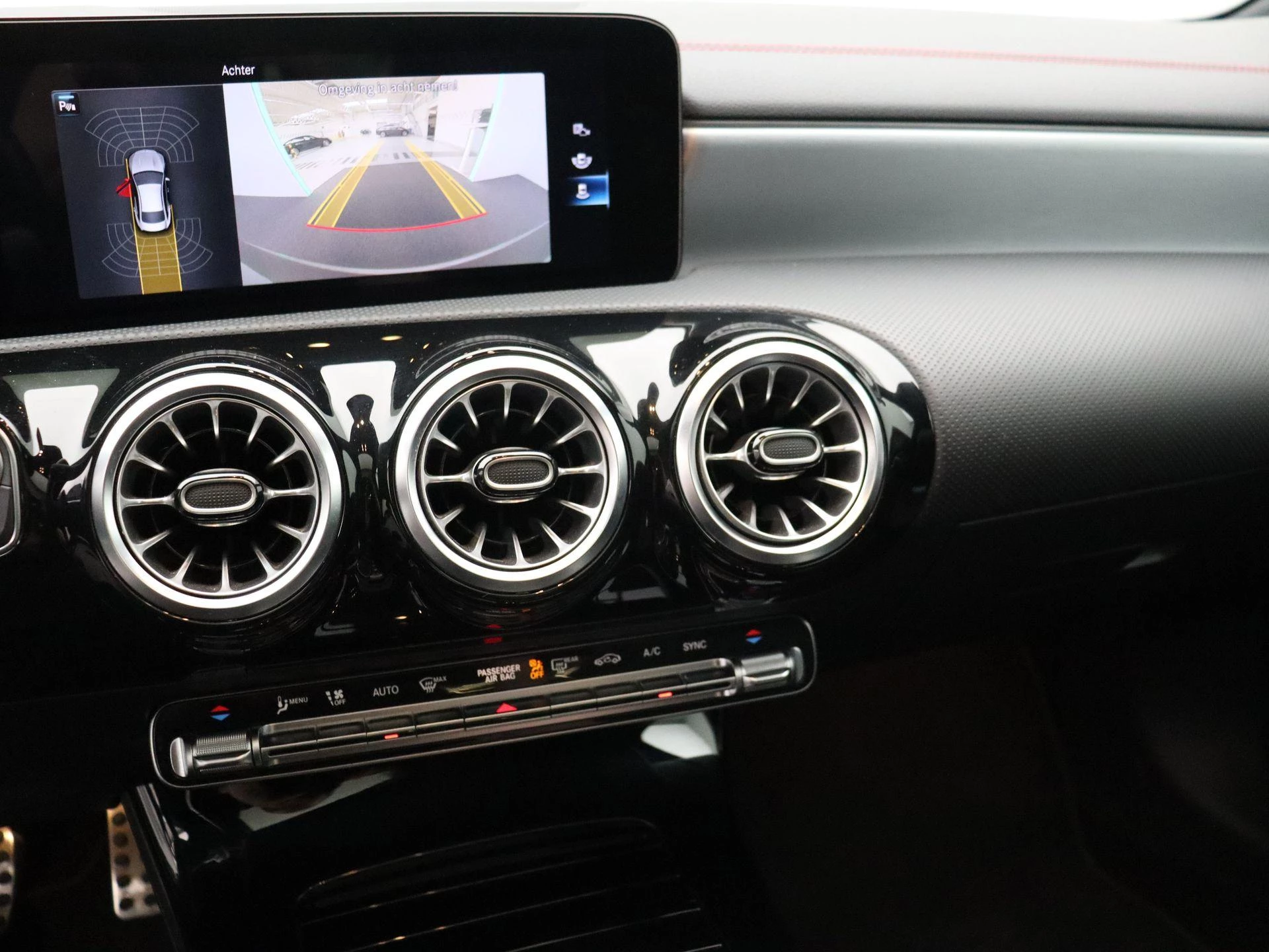 Mercedes-Benz CLA 200 AMG Line + PANORAMISCH DAK + CAMERA + LED +