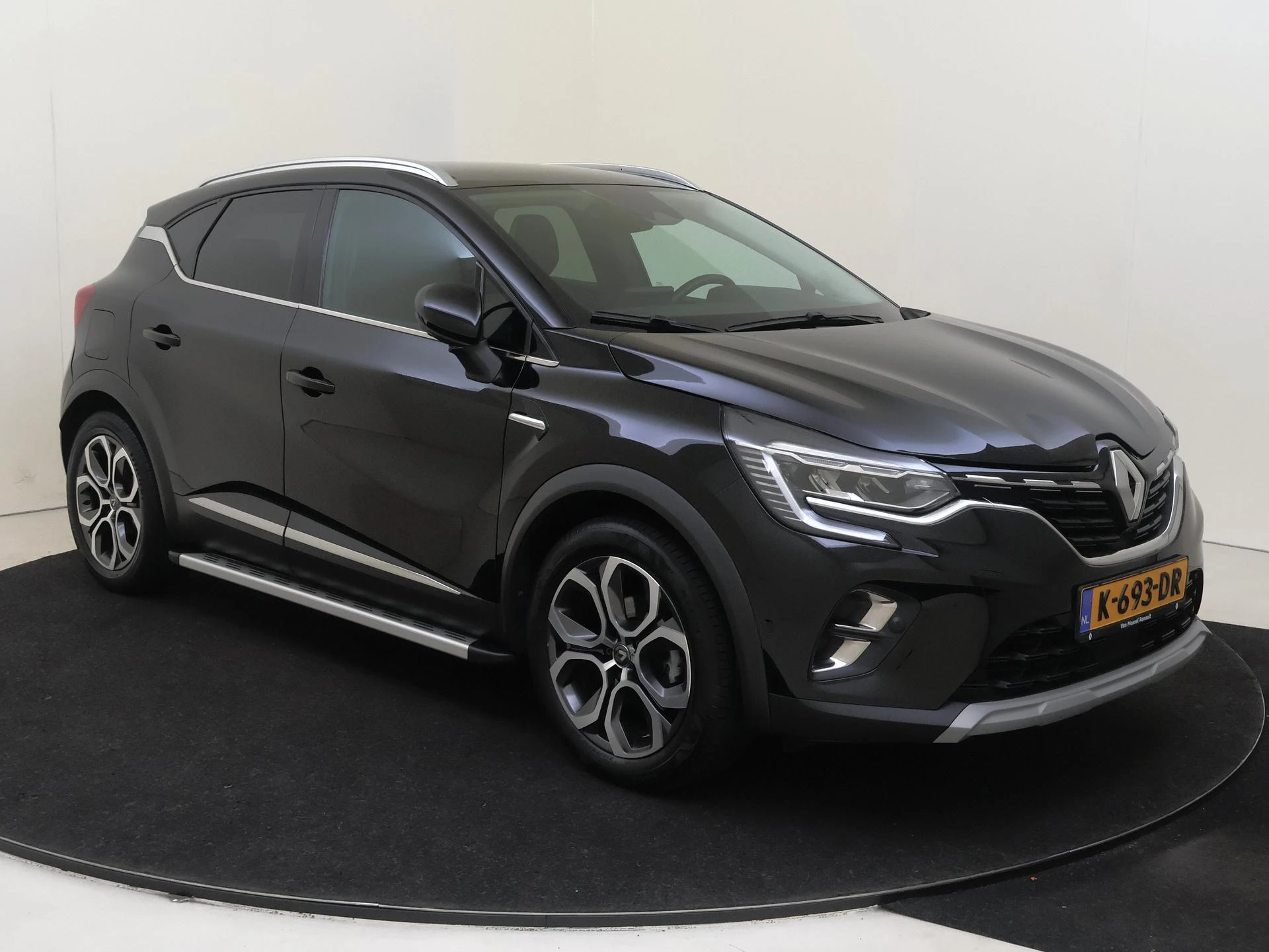 Renault-Captur-image-1