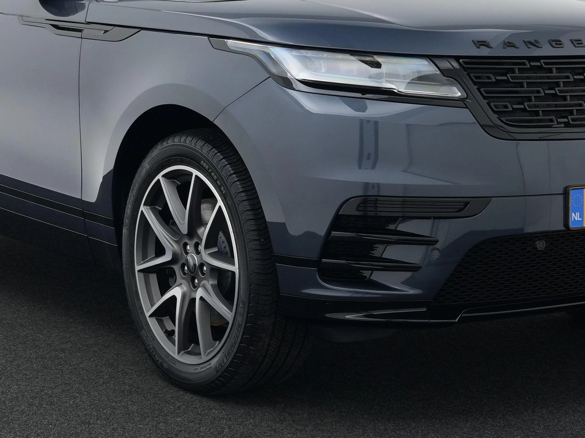 Land Rover-Range Rover Velar-image-11