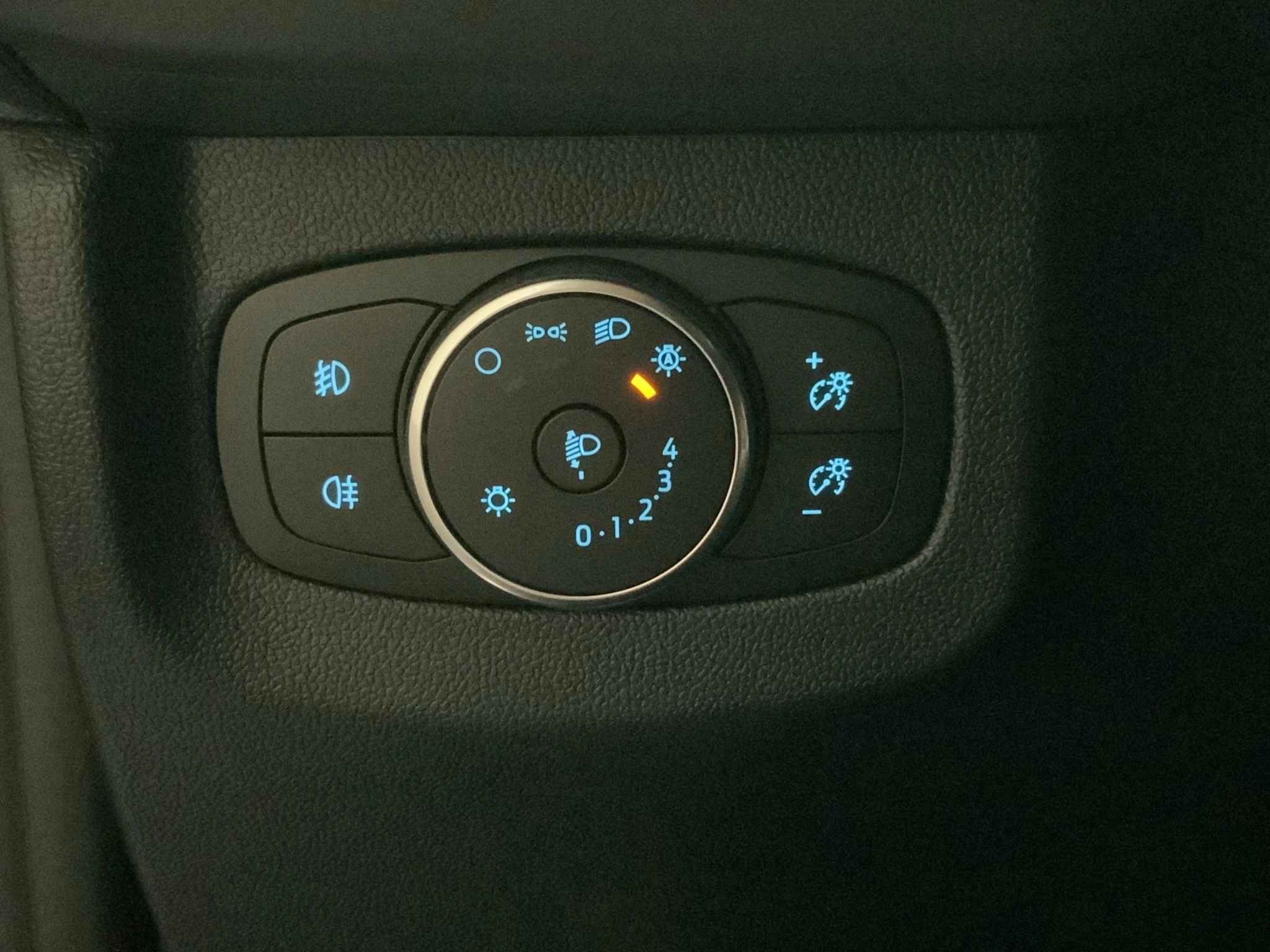 Ford-Tourneo Courier-image-20