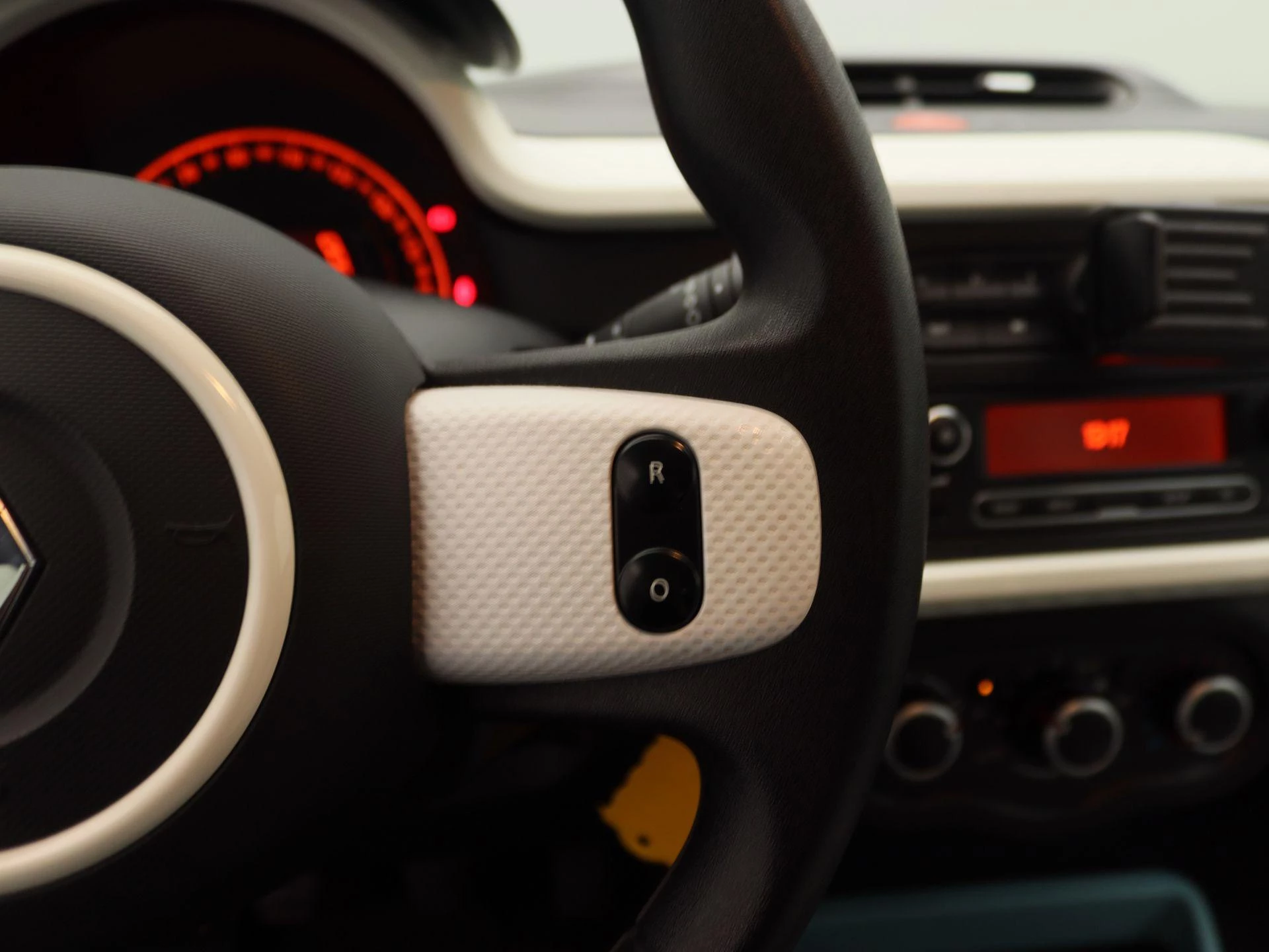 Renault-Twingo-image-17