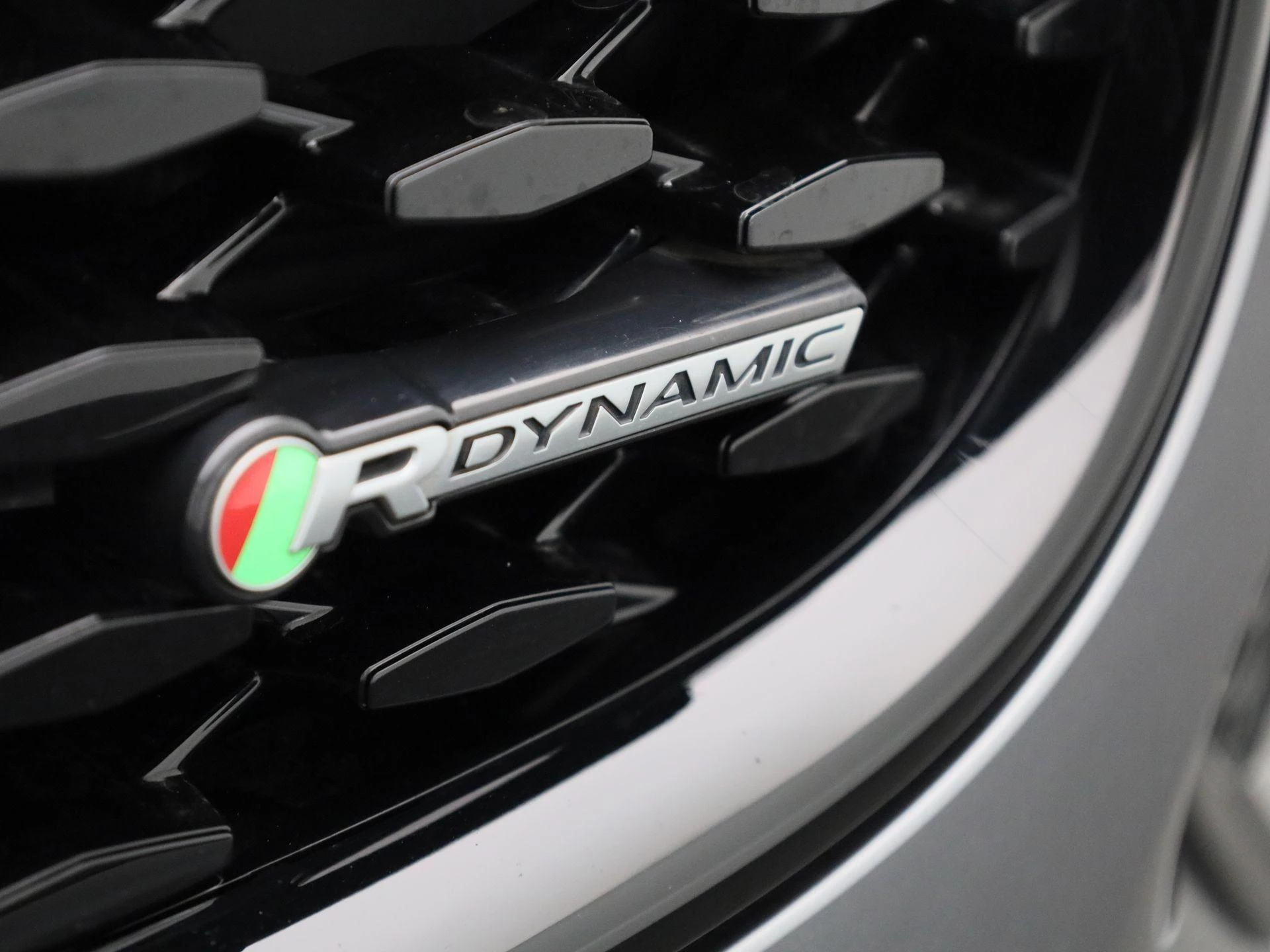 Jaguar F-PACE 2.0 P250 R-Dynamic SE