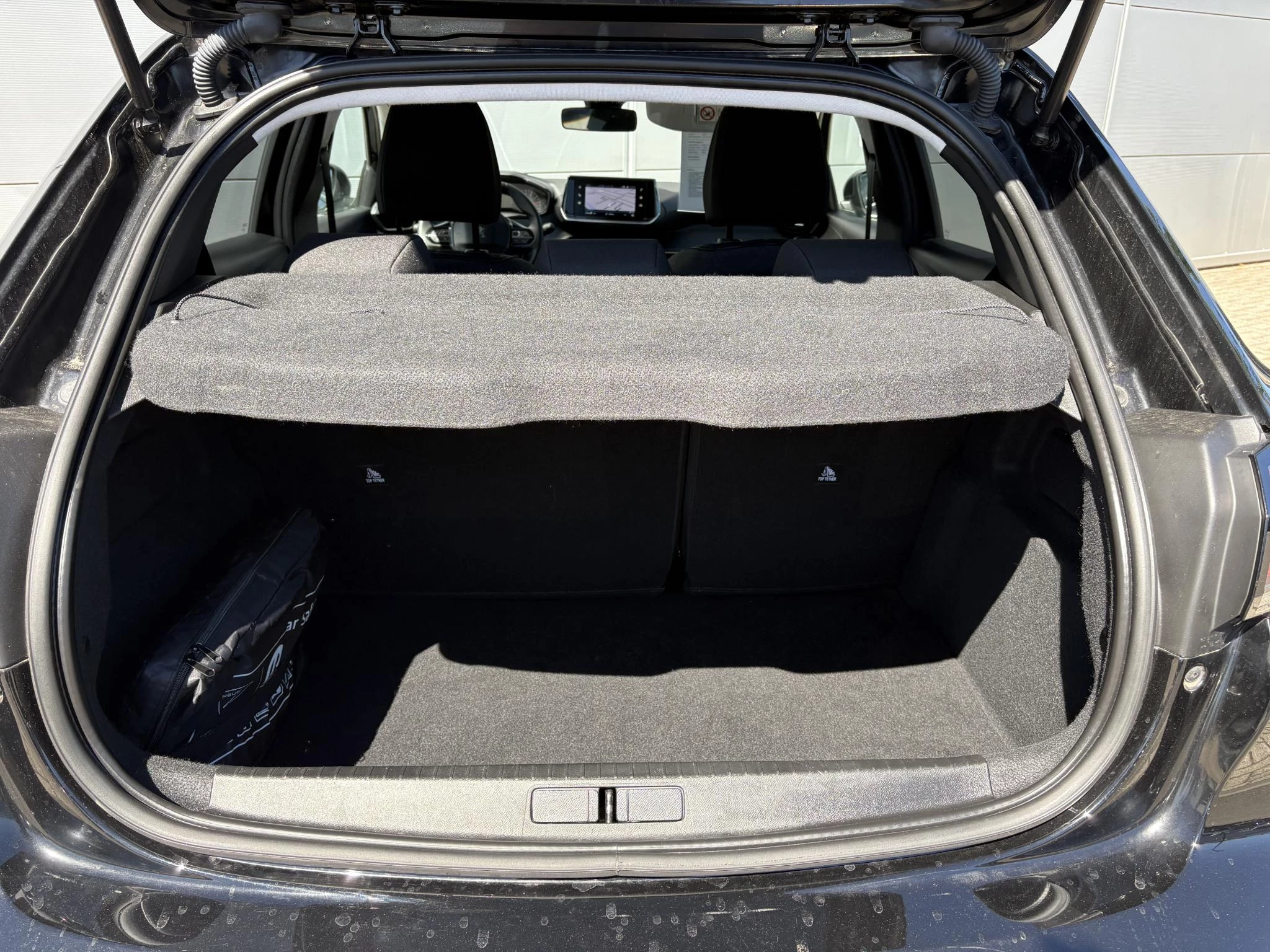 Peugeot-208-image-23